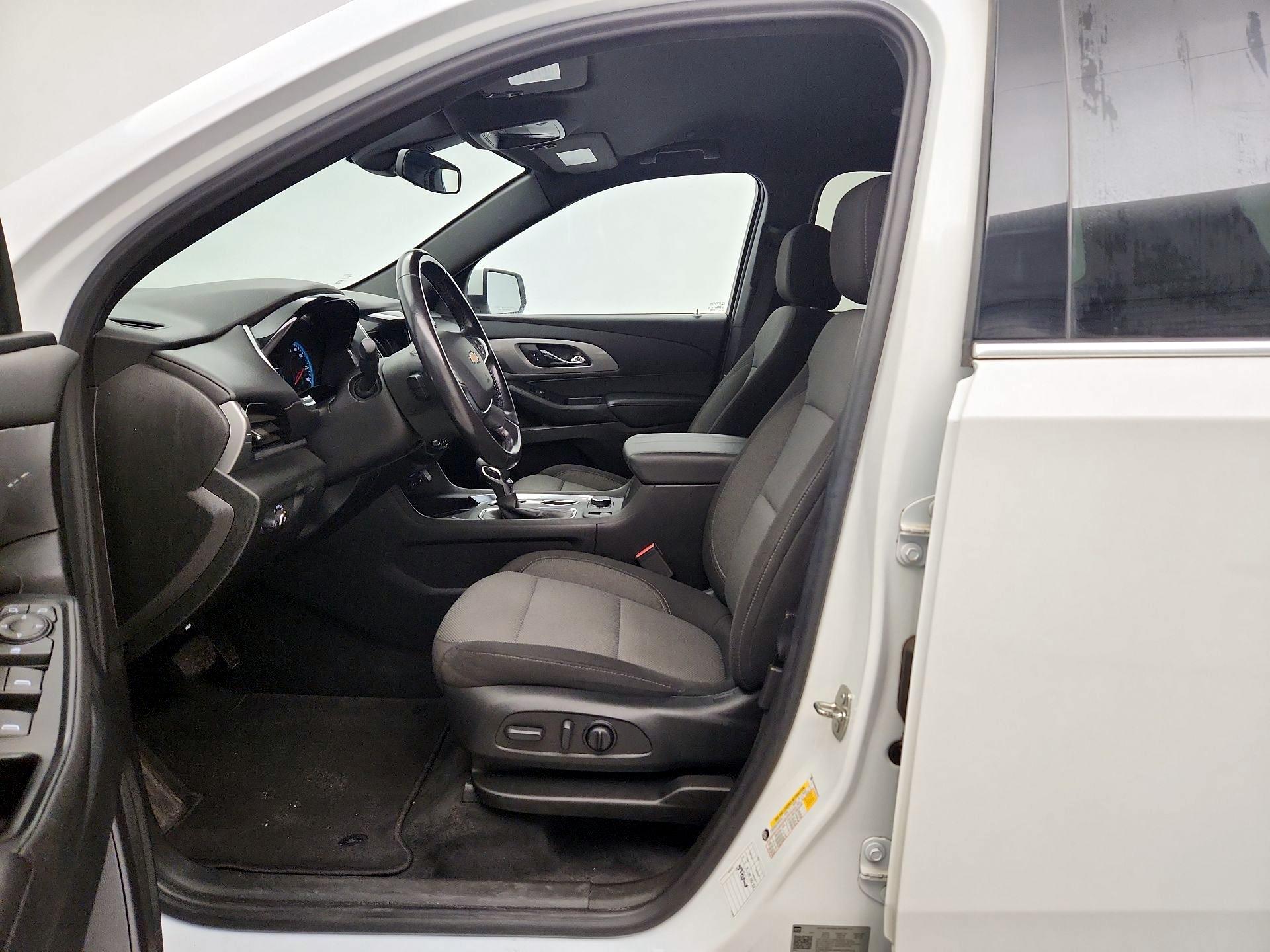 Thumbnail: 2022 Chevrolet Traverse - 11