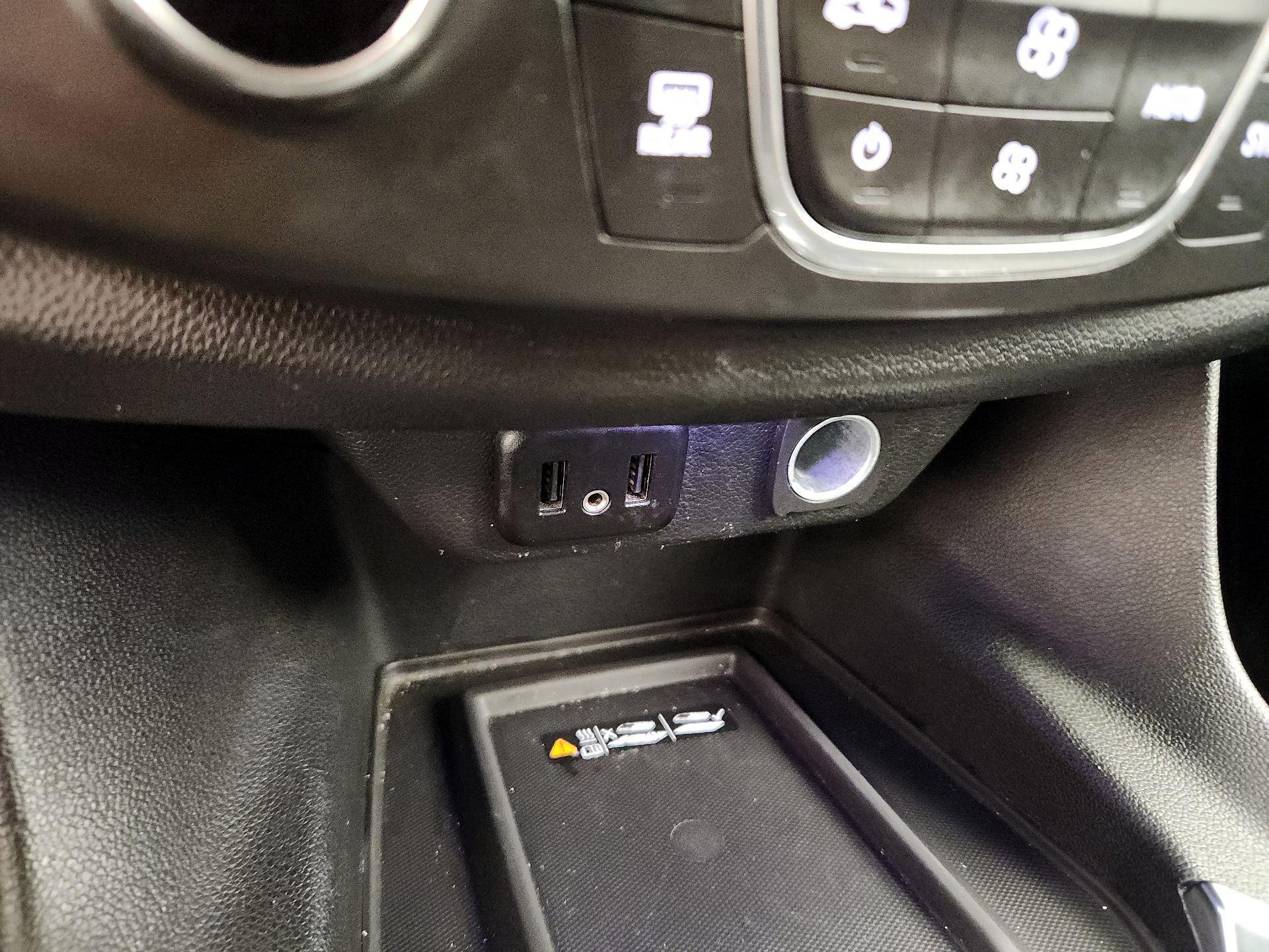 Thumbnail: 2022 Chevrolet Traverse - 18