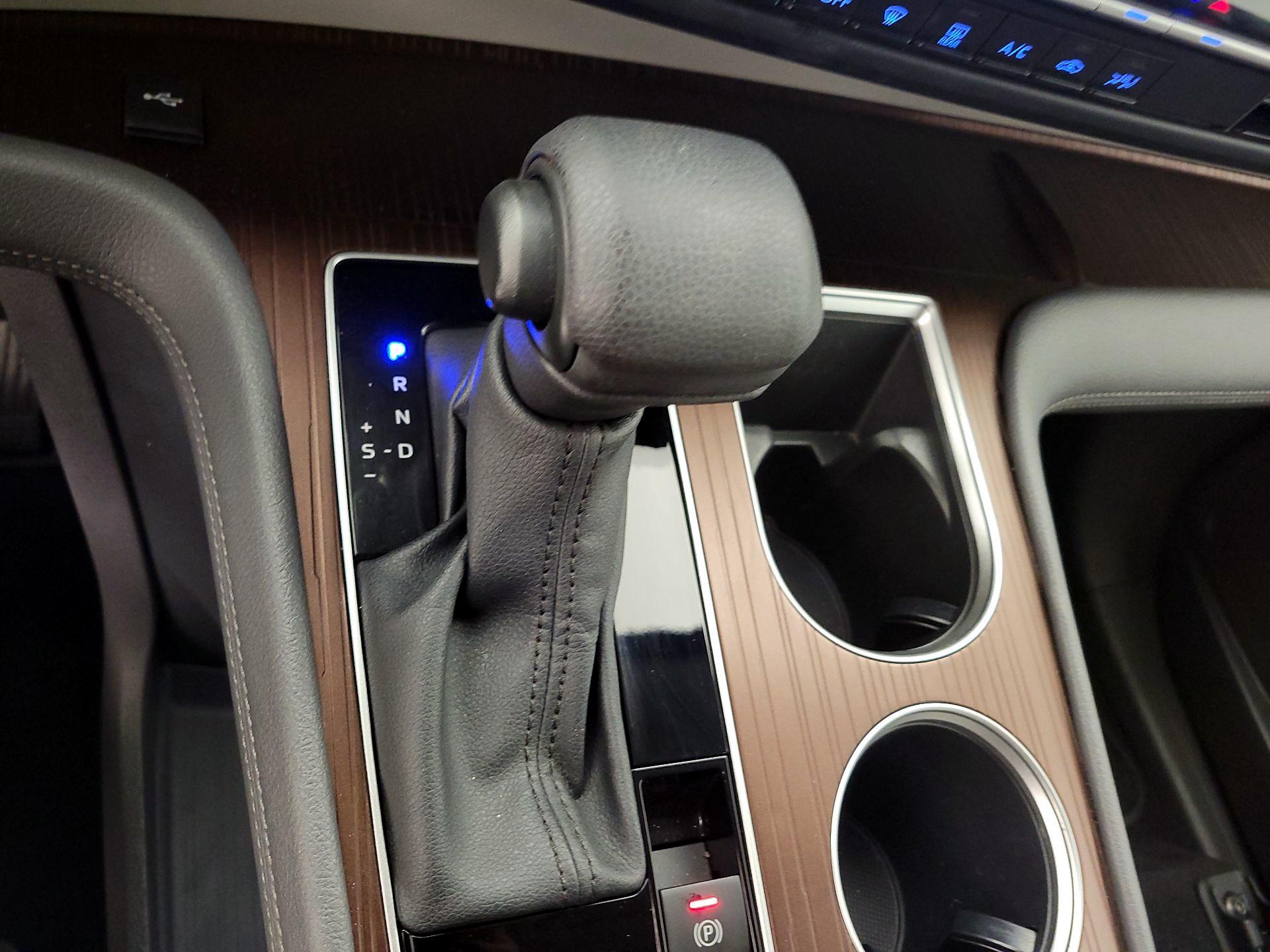 Thumbnail: 2023 Toyota Sienna - 17