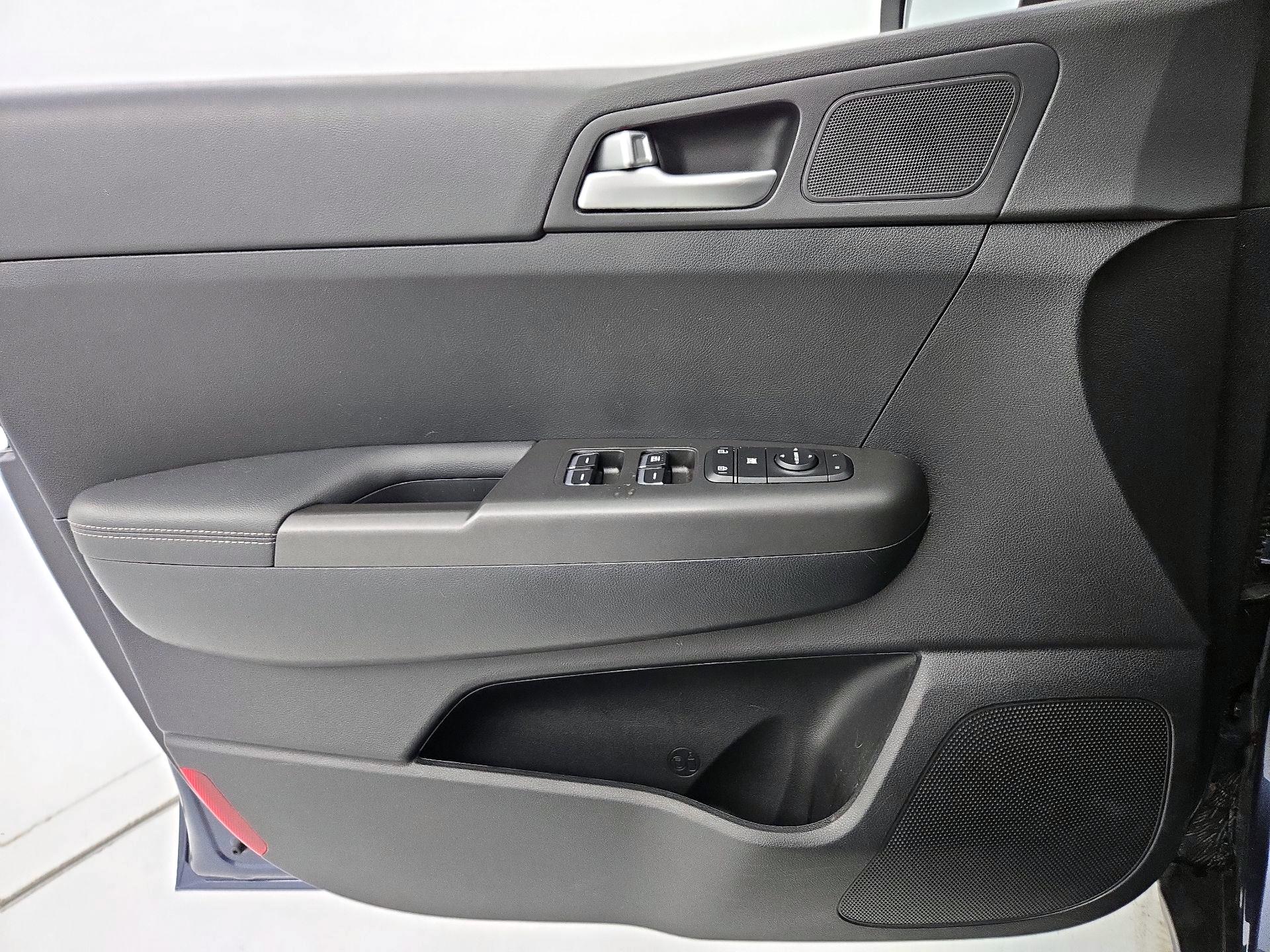 Thumbnail: 2021 Kia Sportage - 12