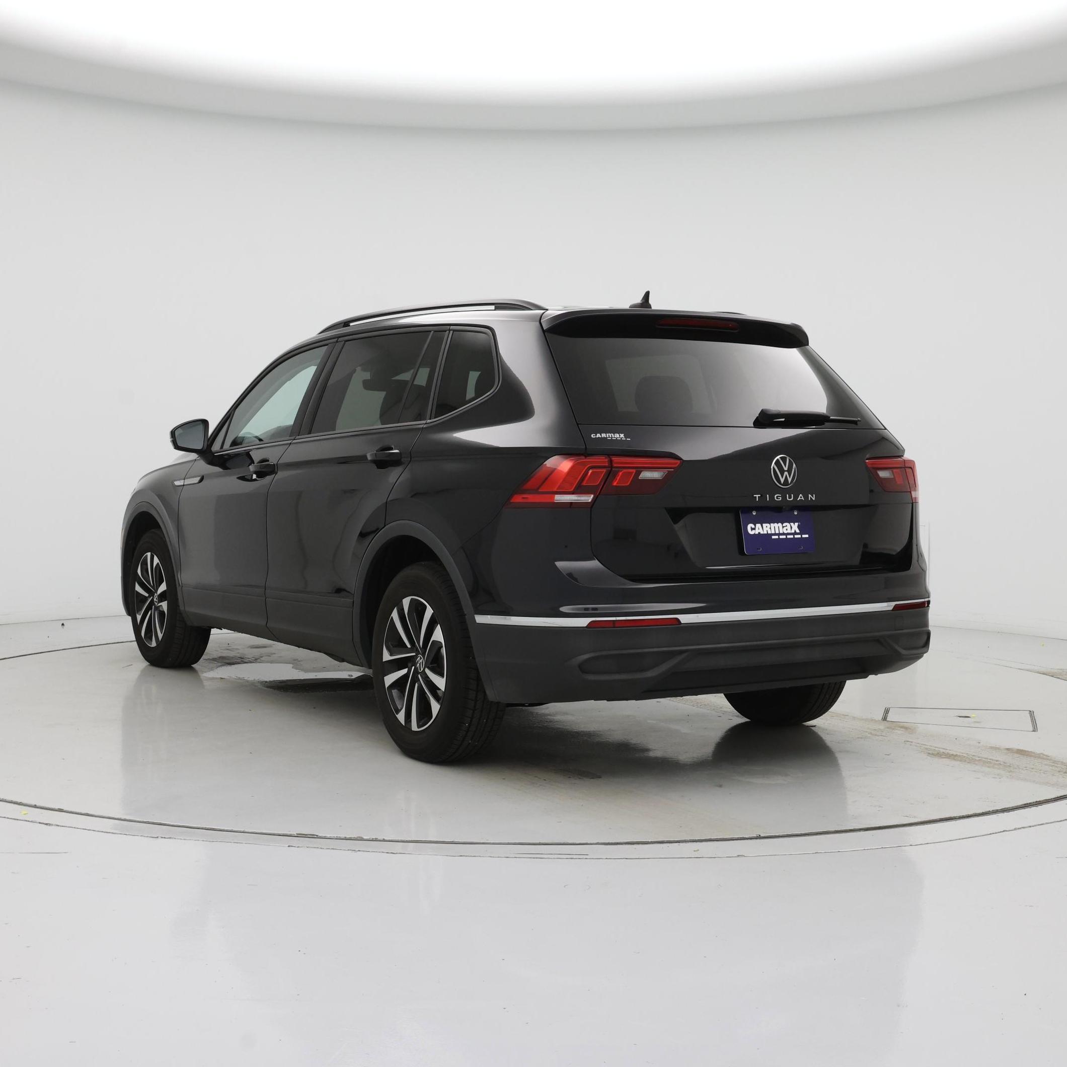 Thumbnail: 2023 Volkswagen Tiguan - 2