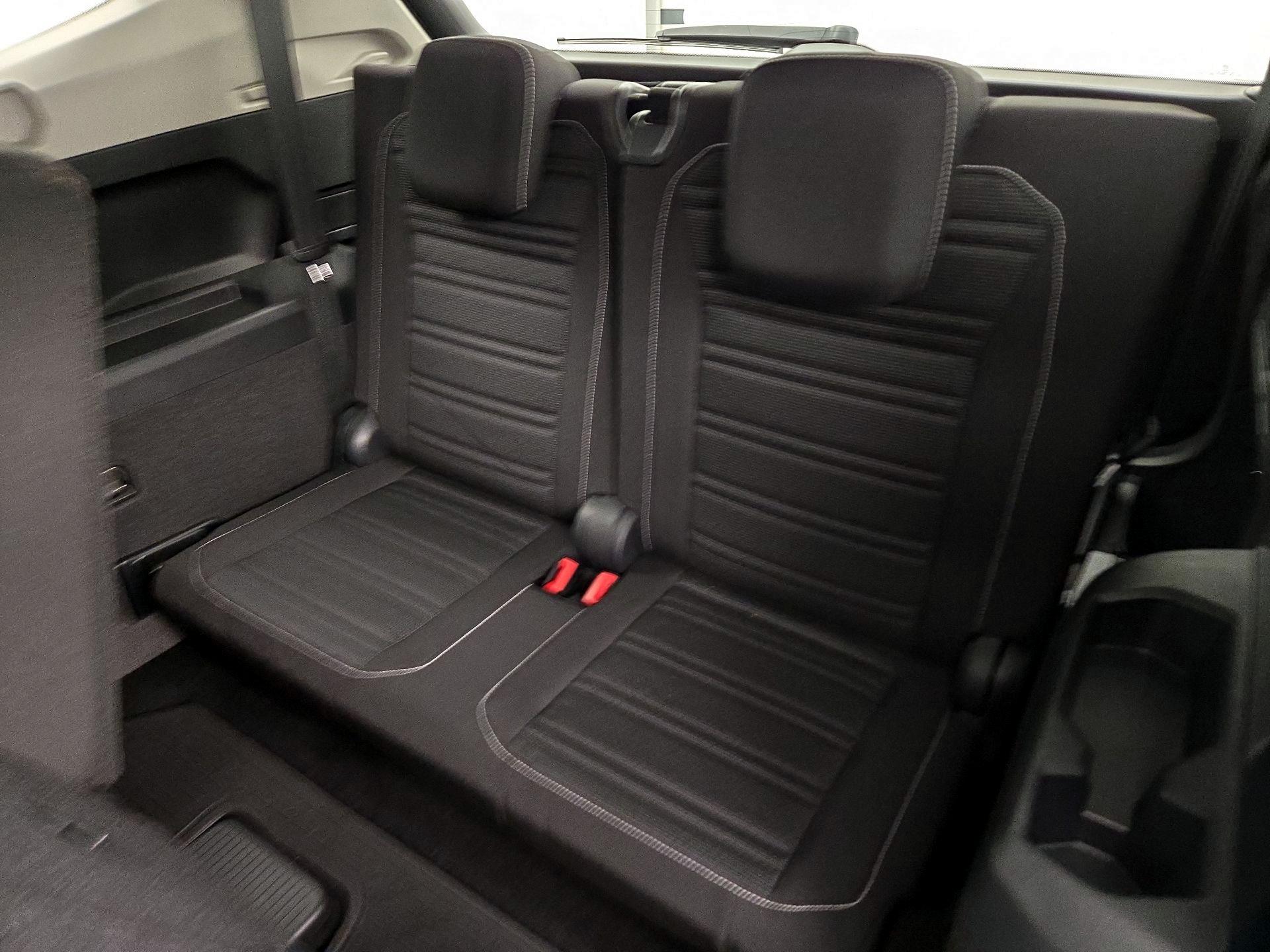 Thumbnail: 2023 Volkswagen Tiguan - 20