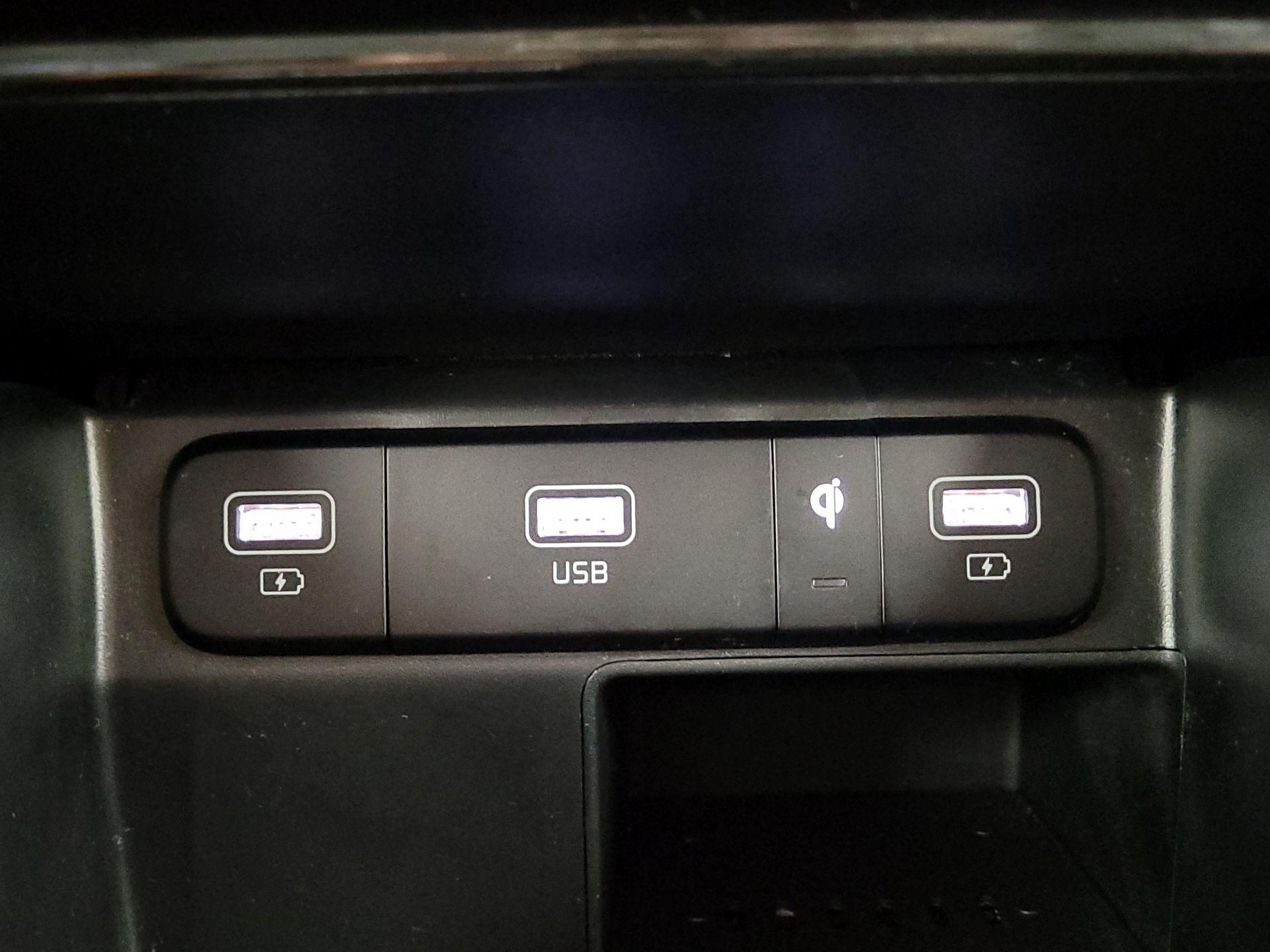 Thumbnail: 2021 Kia Sorento - 19