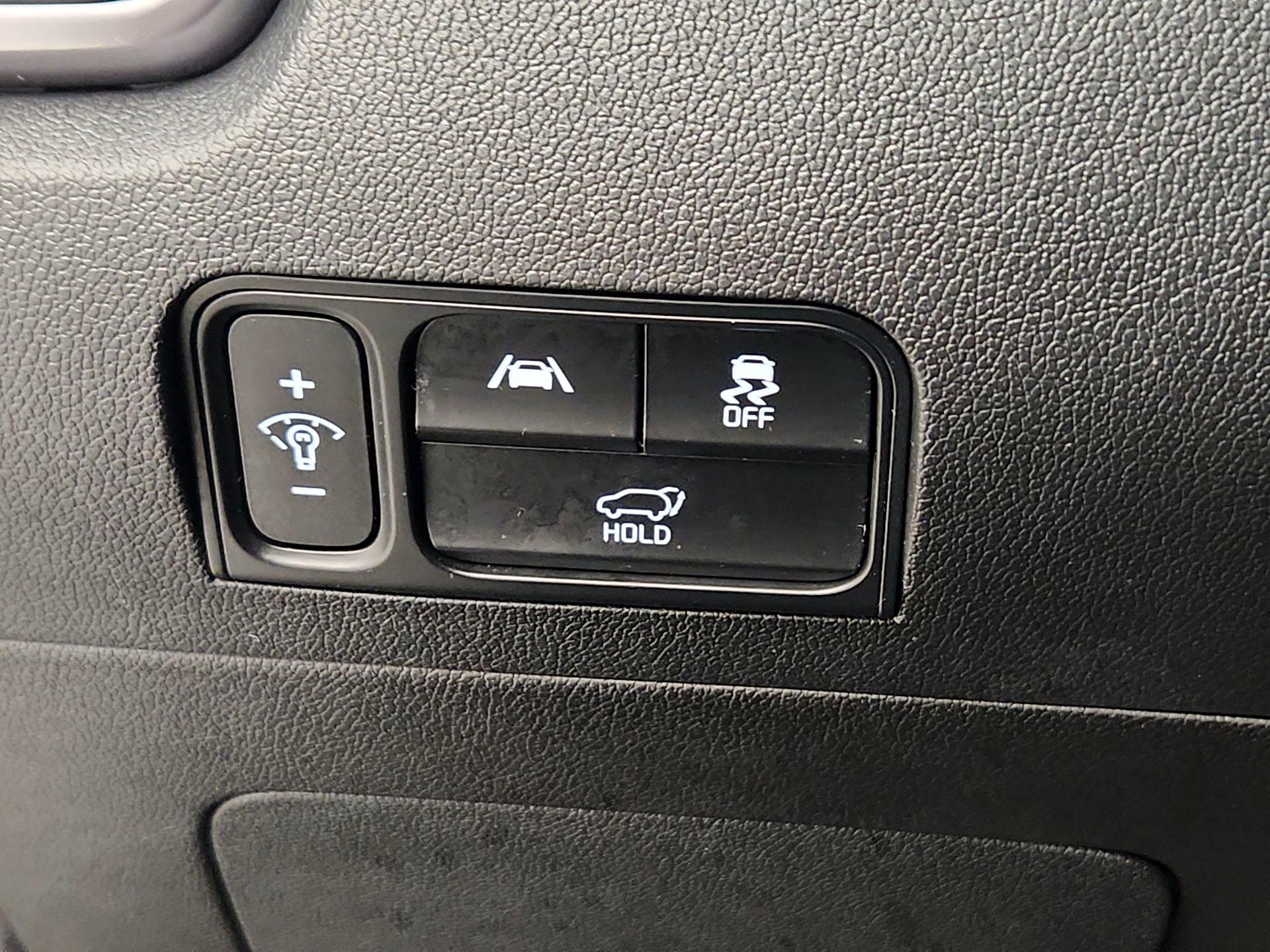 Thumbnail: 2023 Kia Sorento - 13