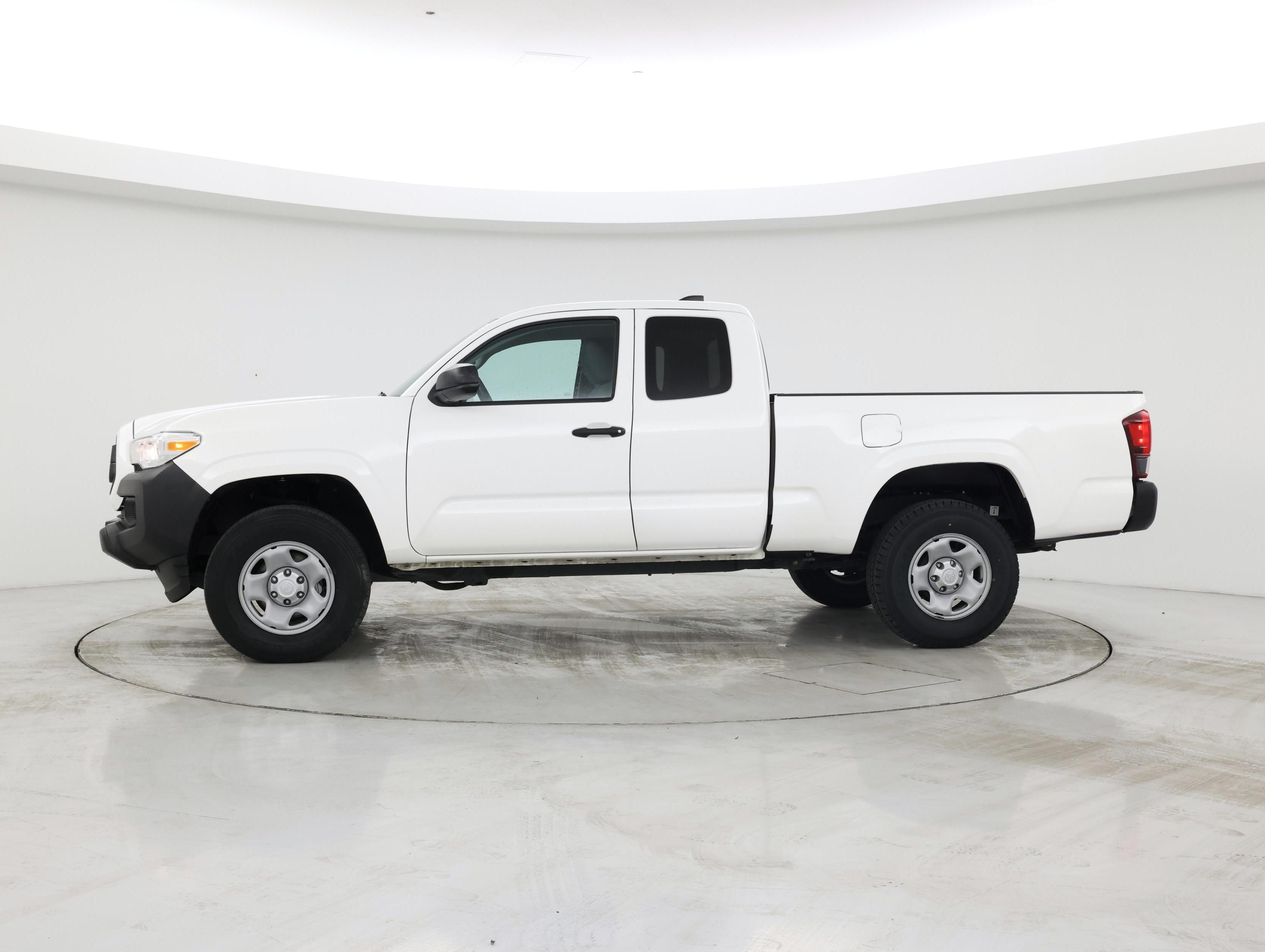 Thumbnail: 2022 Toyota Tacoma - 3
