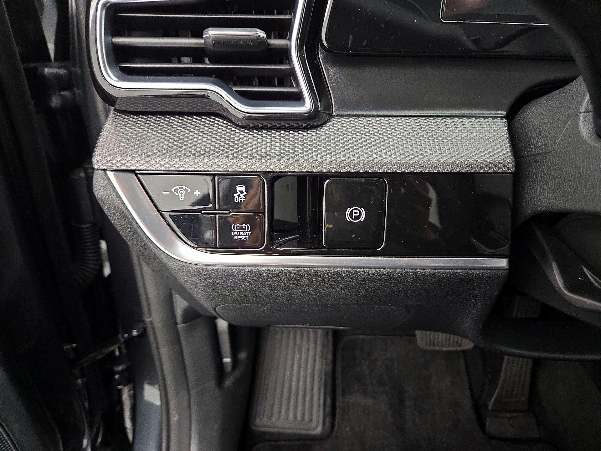 Thumbnail: 2023 Kia Sportage - 13