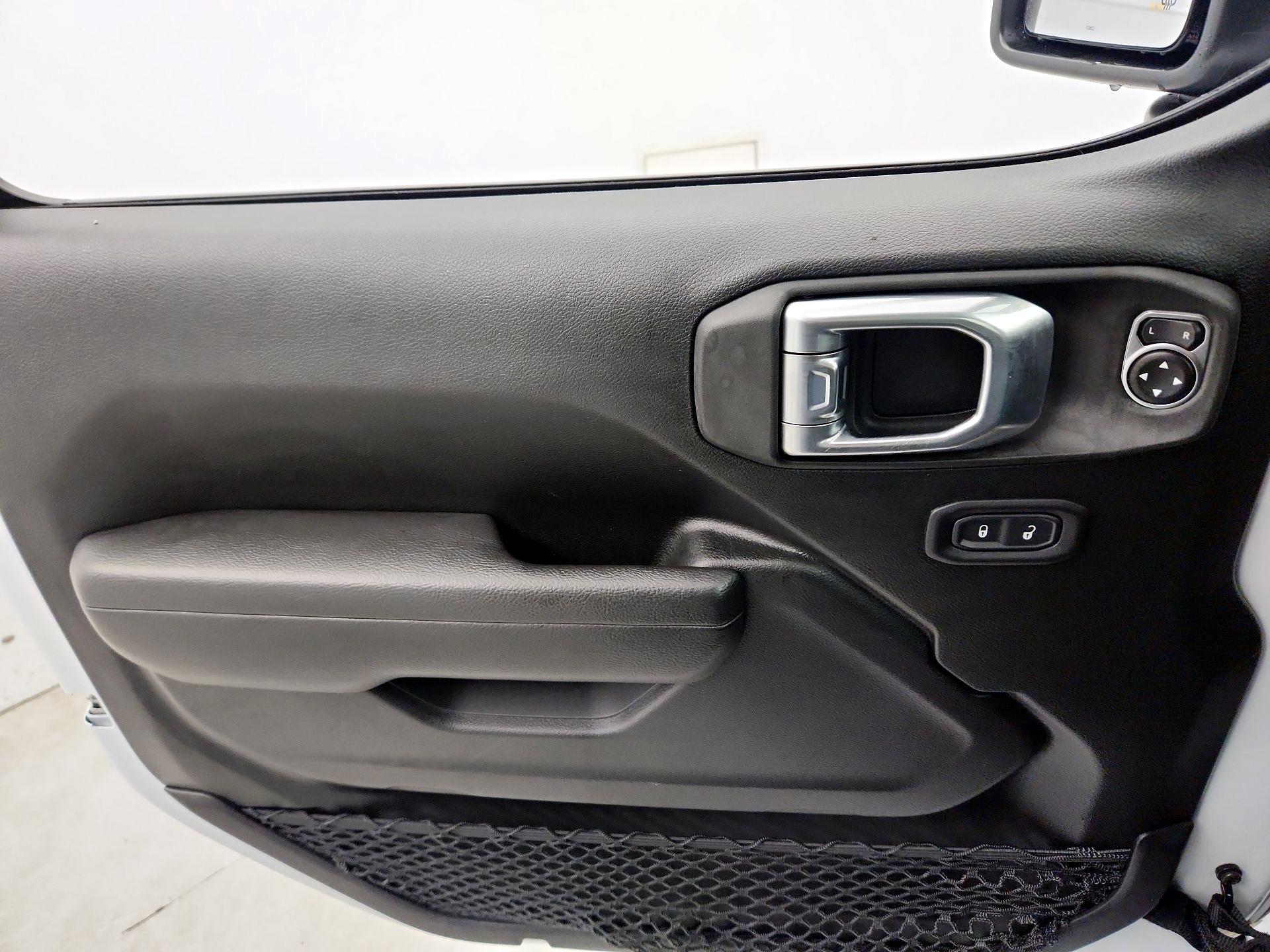 Thumbnail: 2022 Jeep Wrangler - 12