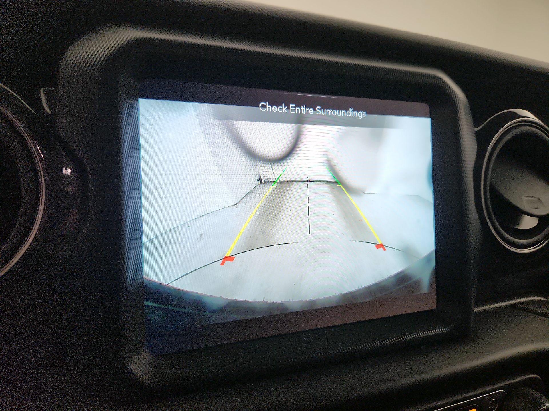 Thumbnail: 2022 Jeep Wrangler - 15