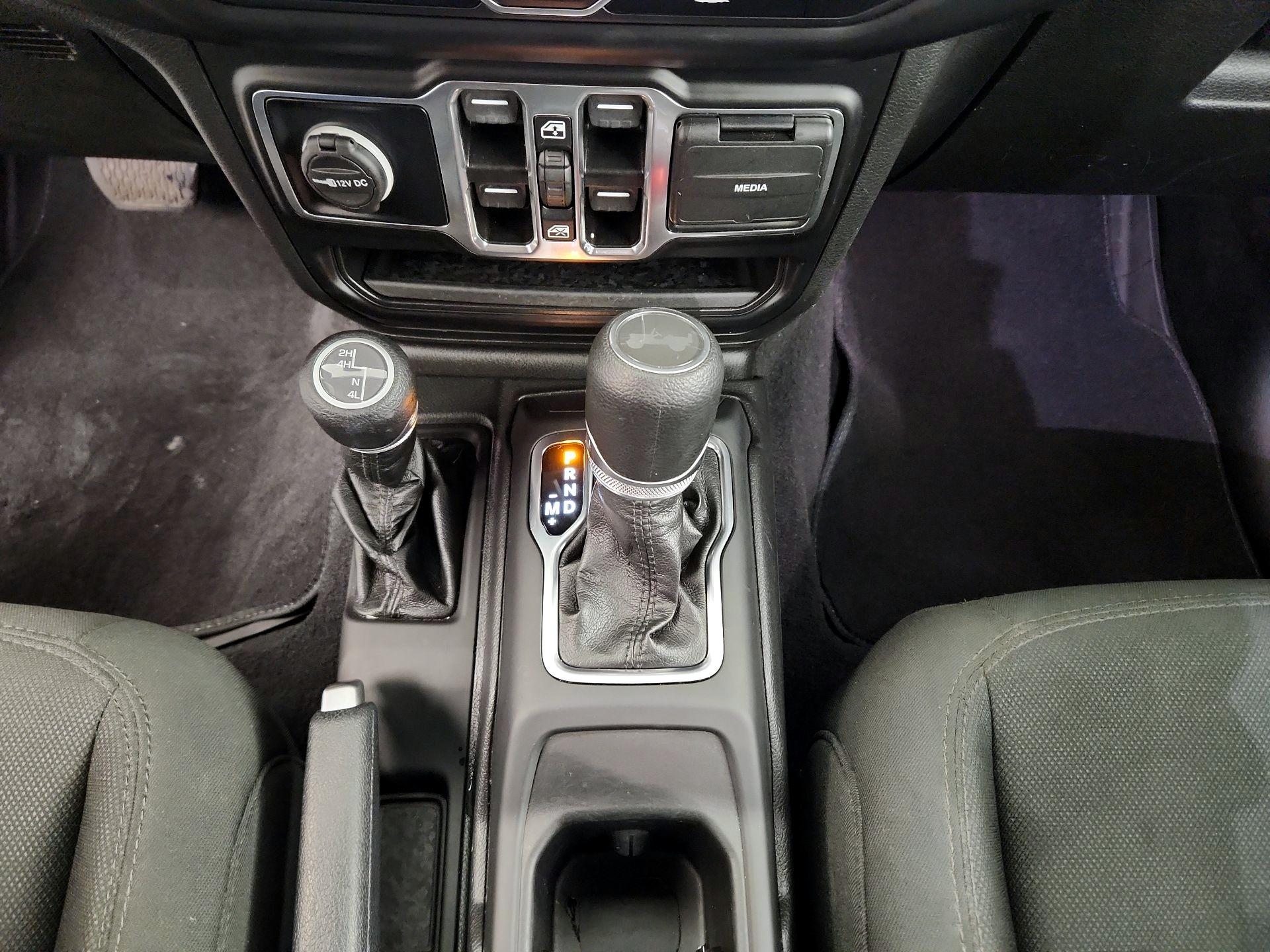 Thumbnail: 2022 Jeep Wrangler - 18