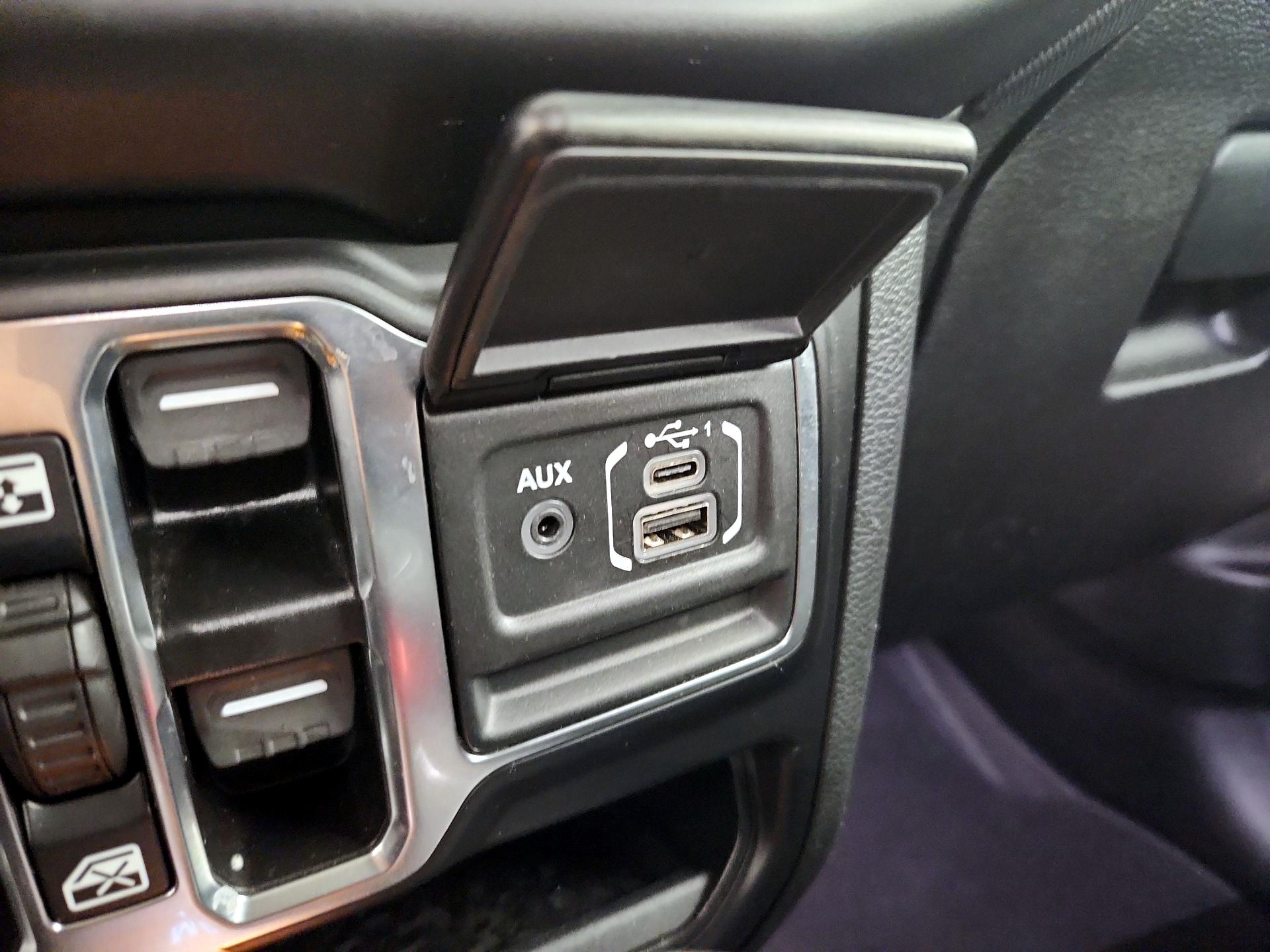 Thumbnail: 2022 Jeep Wrangler - 19