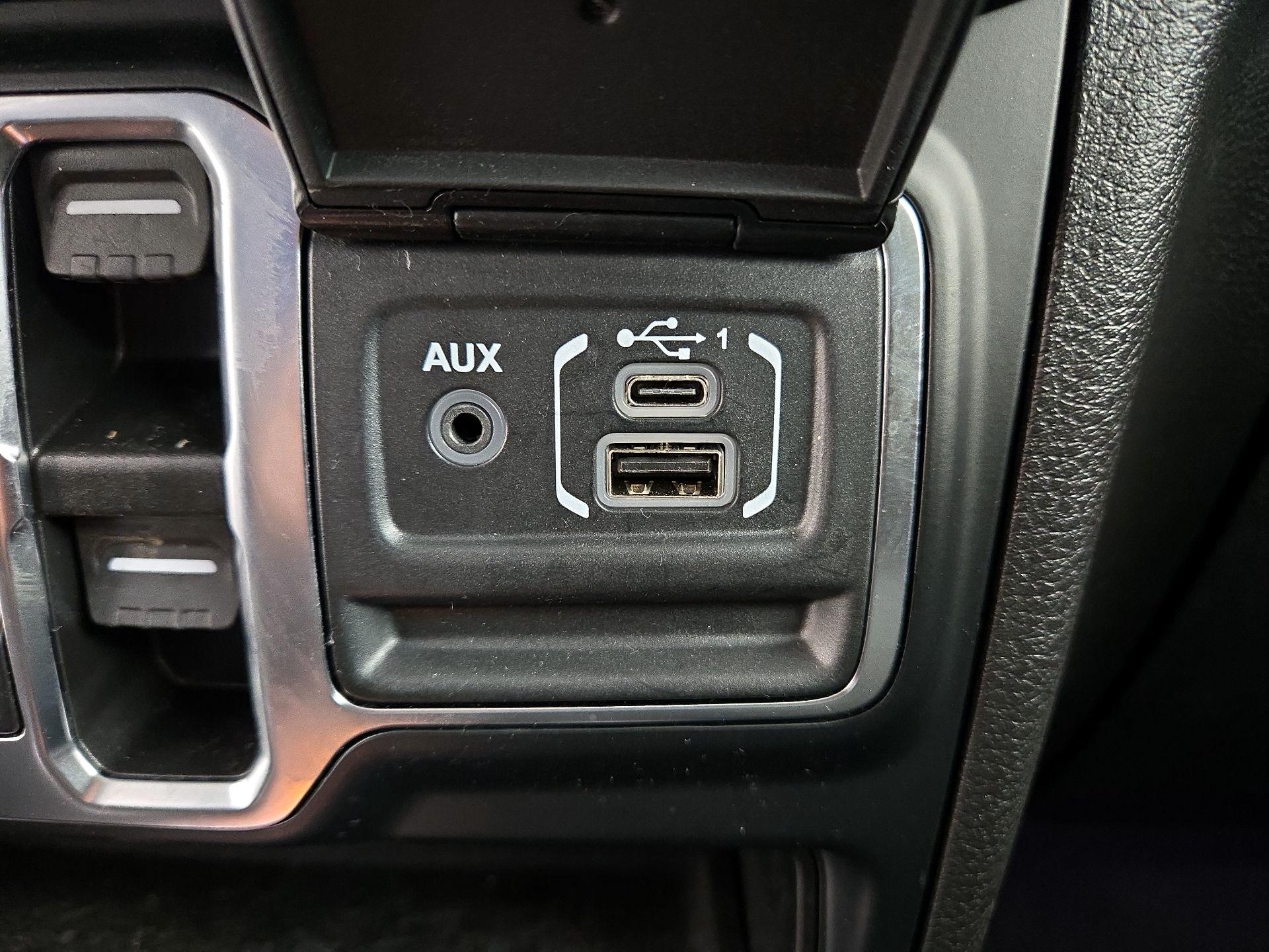 Thumbnail: 2024 Jeep Wrangler - 18