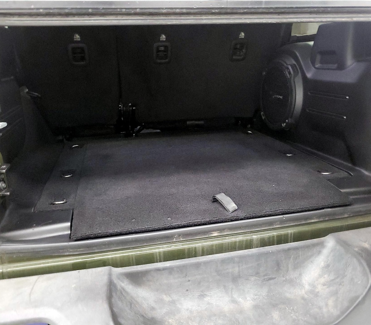 Trunk/Cargo (Seats Up)