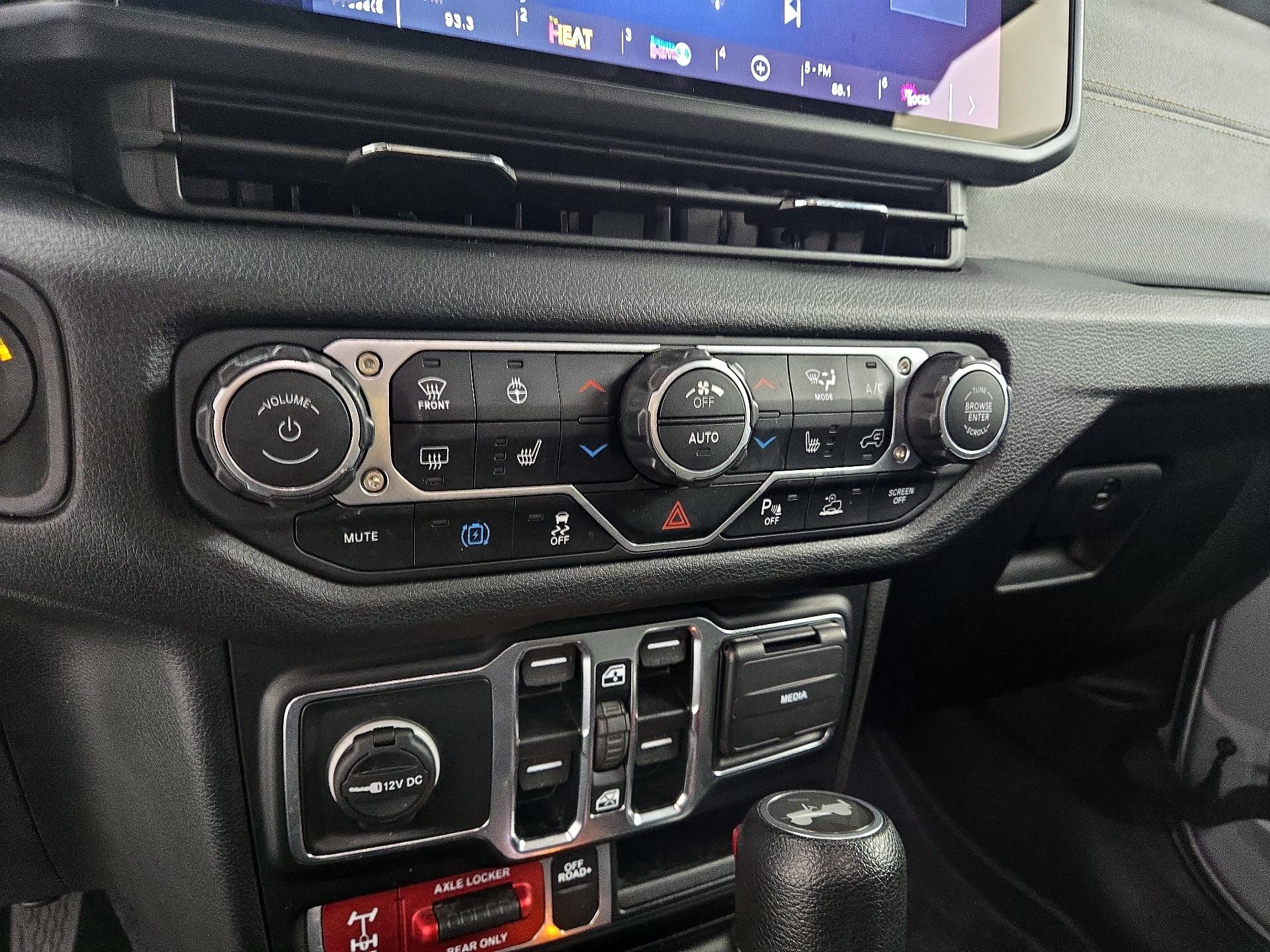 Thumbnail: 2024 Jeep Wrangler - 16