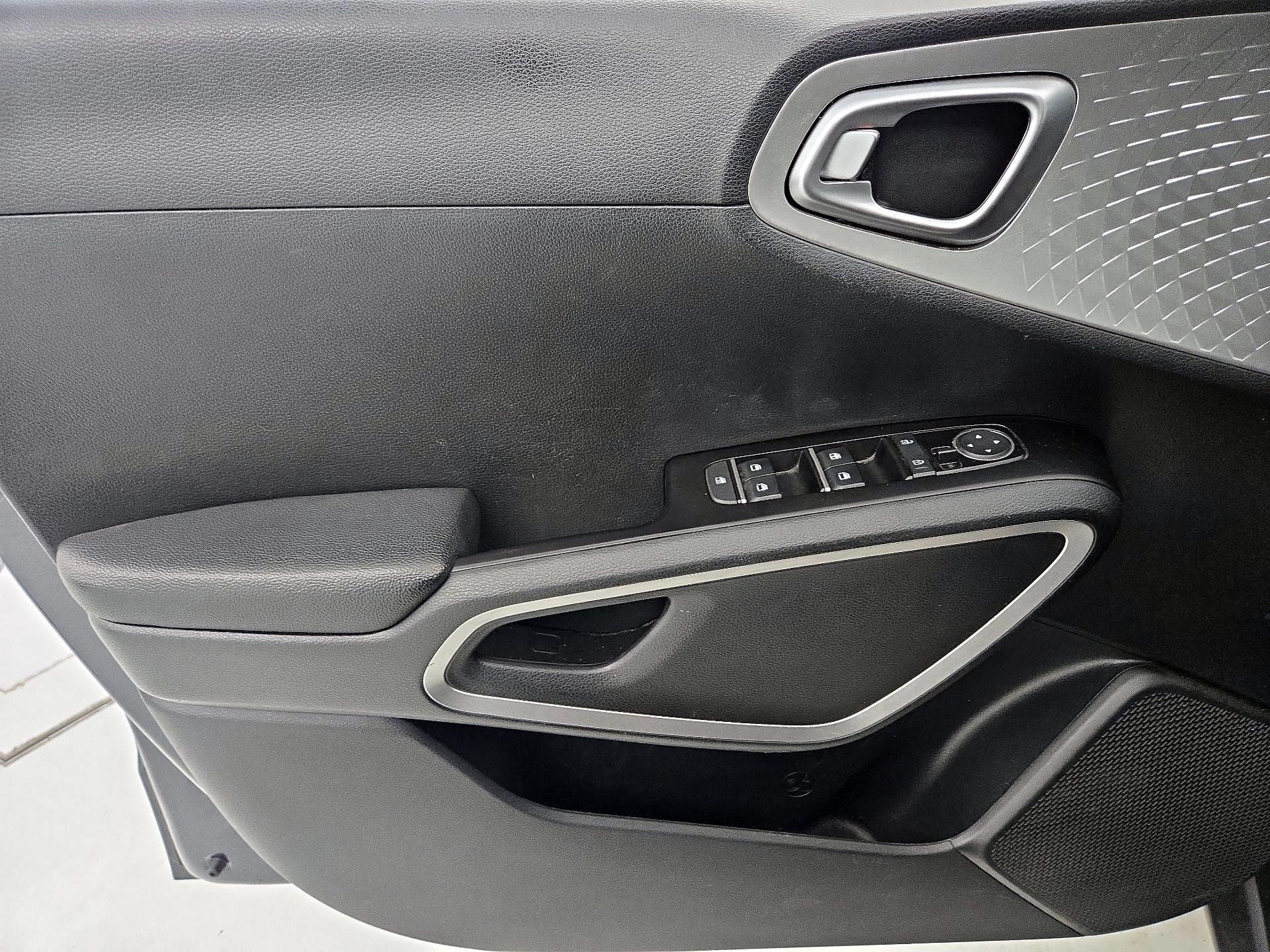 Thumbnail: 2023 Kia Soul - 12