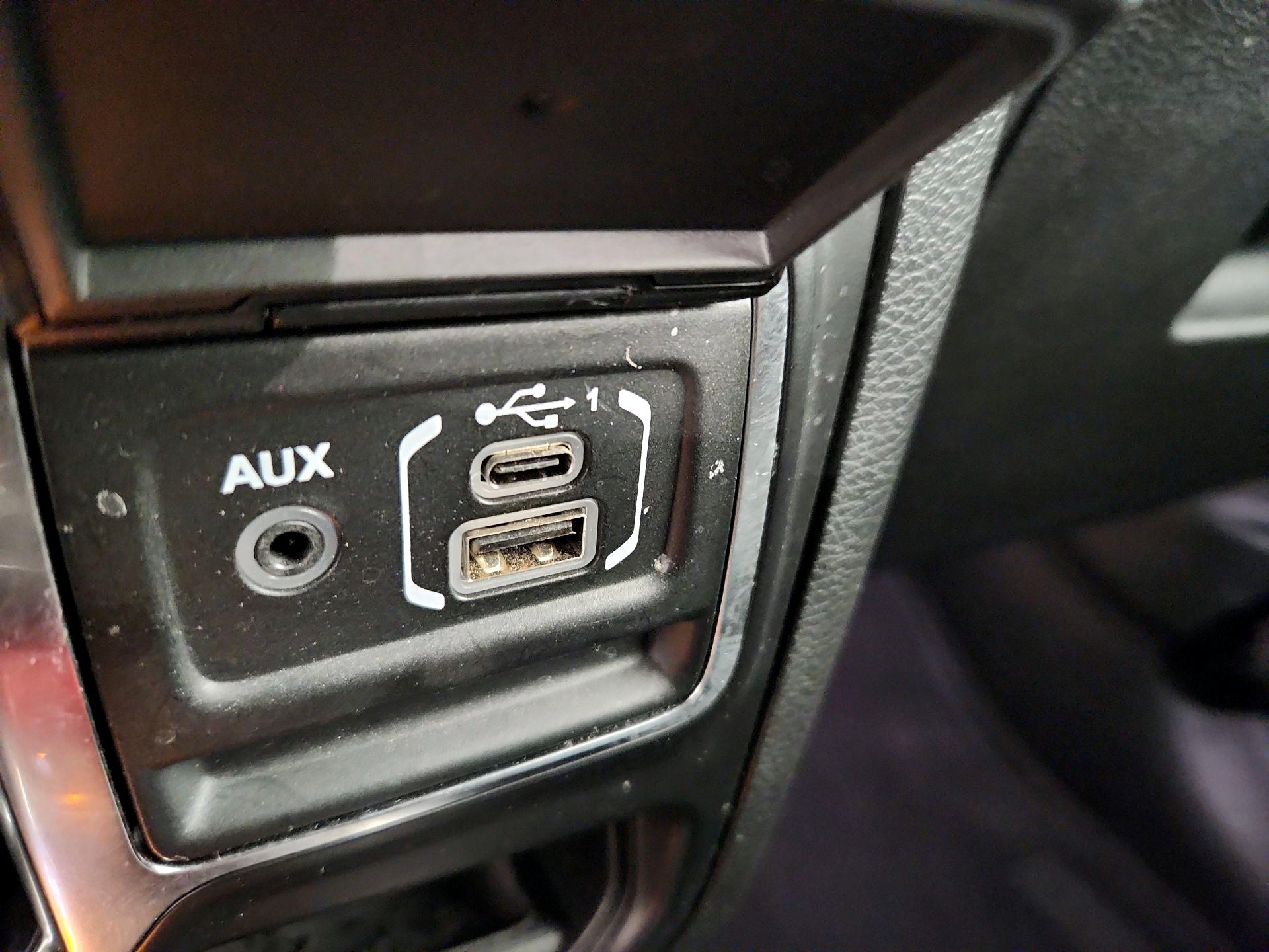 Thumbnail: 2021 Jeep Wrangler - 18