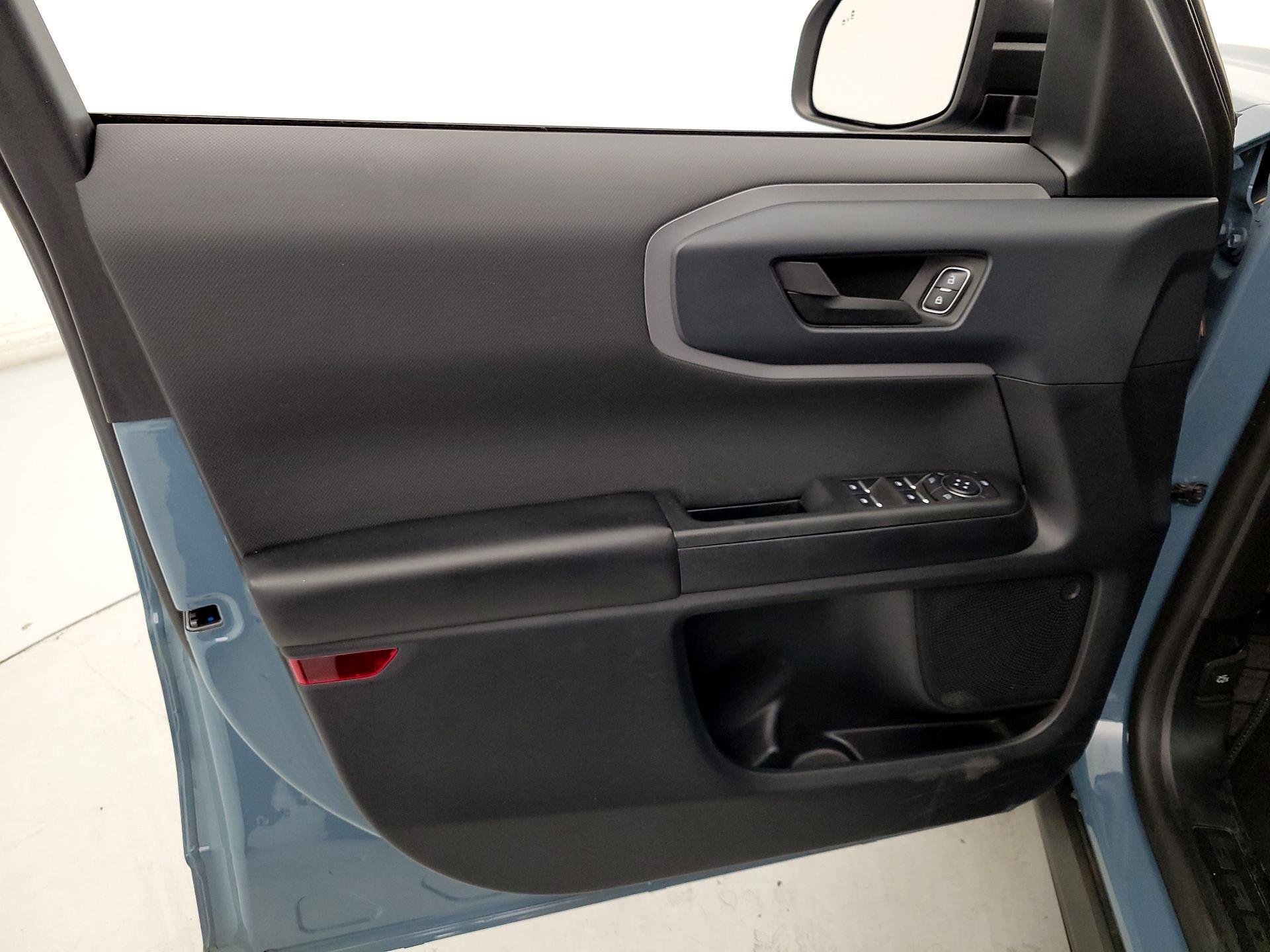 Thumbnail: 2022 Ford Bronco Sport - 12