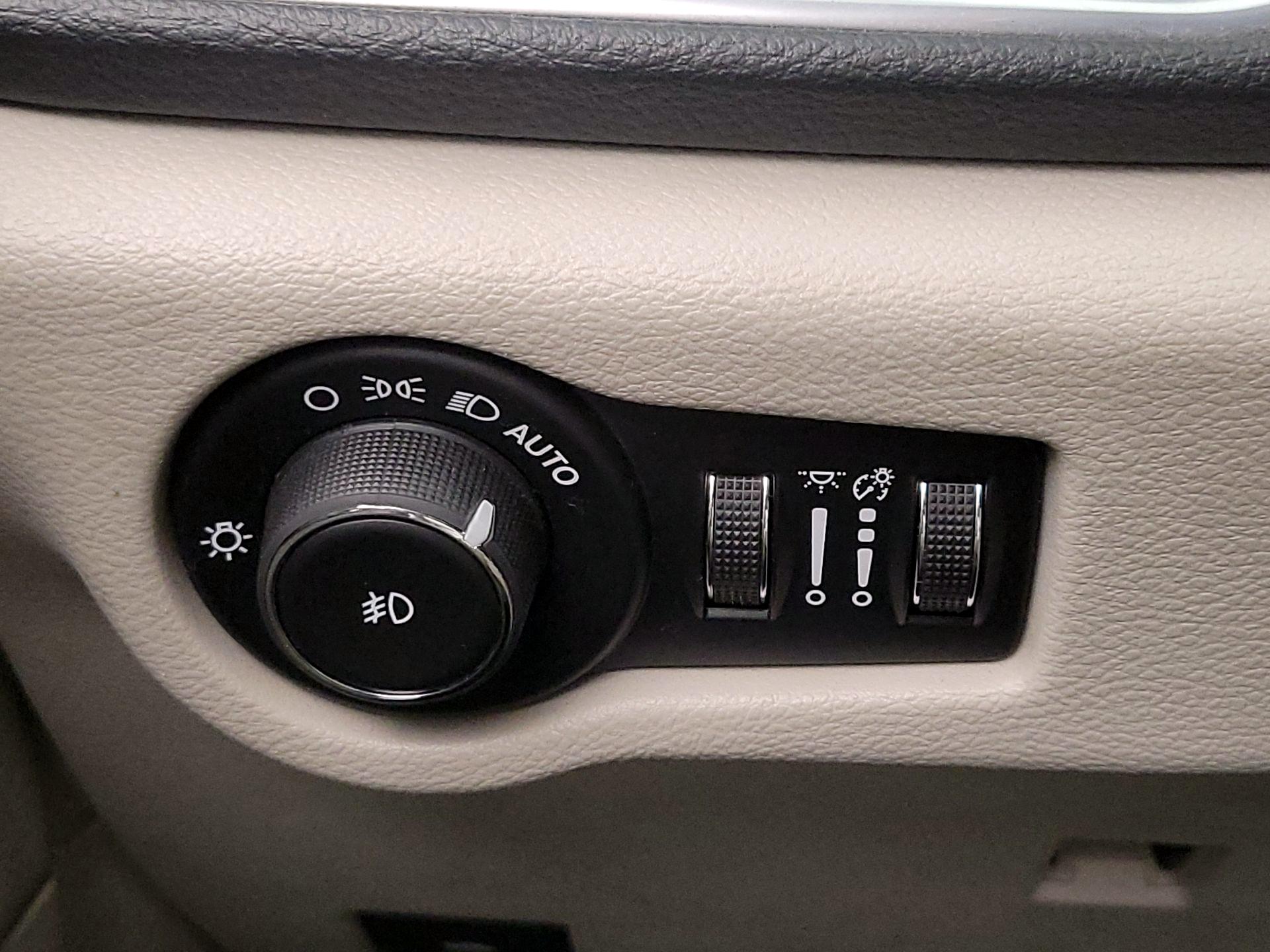 Thumbnail: 2019 Chrysler Pacifica - 13