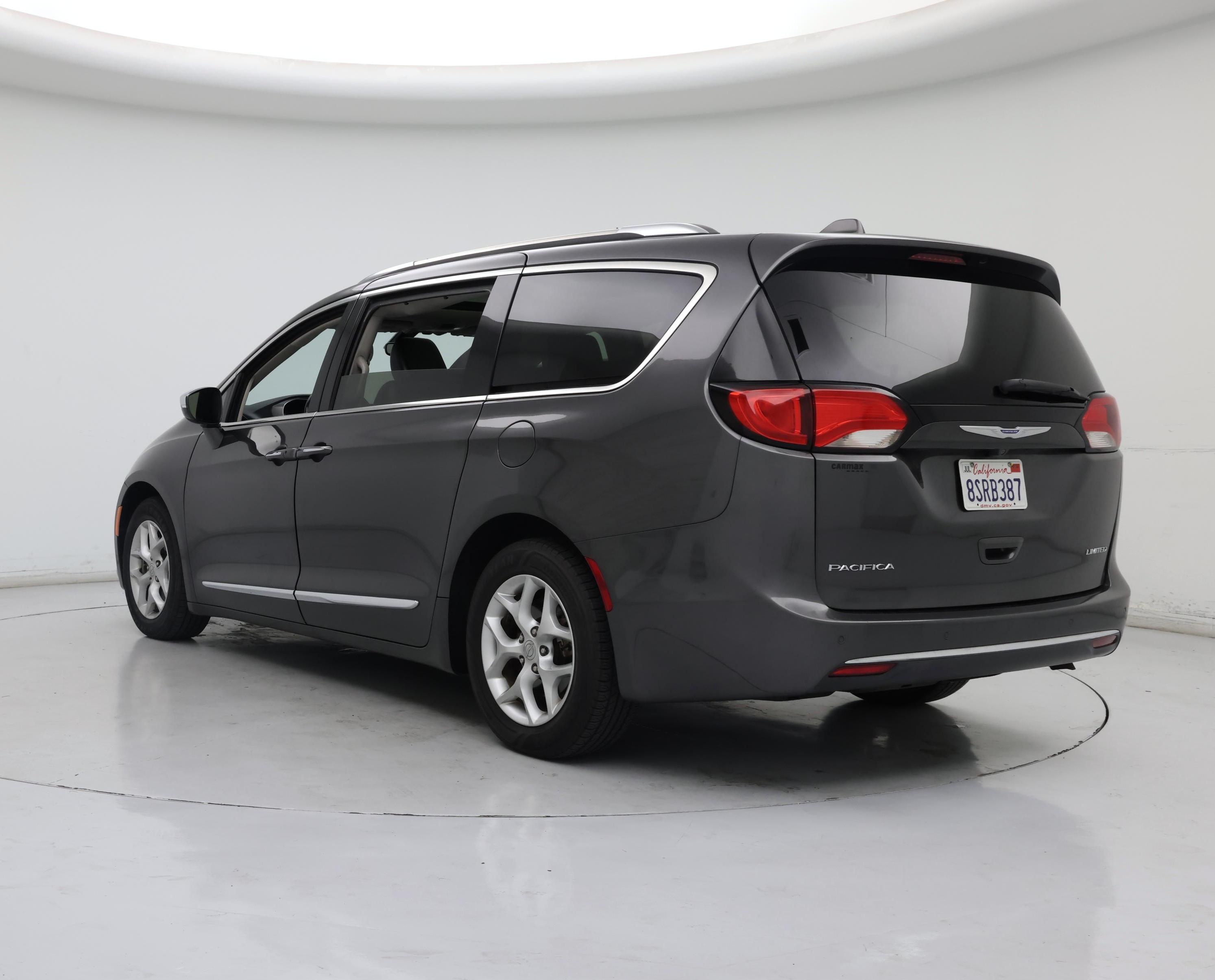 Thumbnail: 2019 Chrysler Pacifica - 2