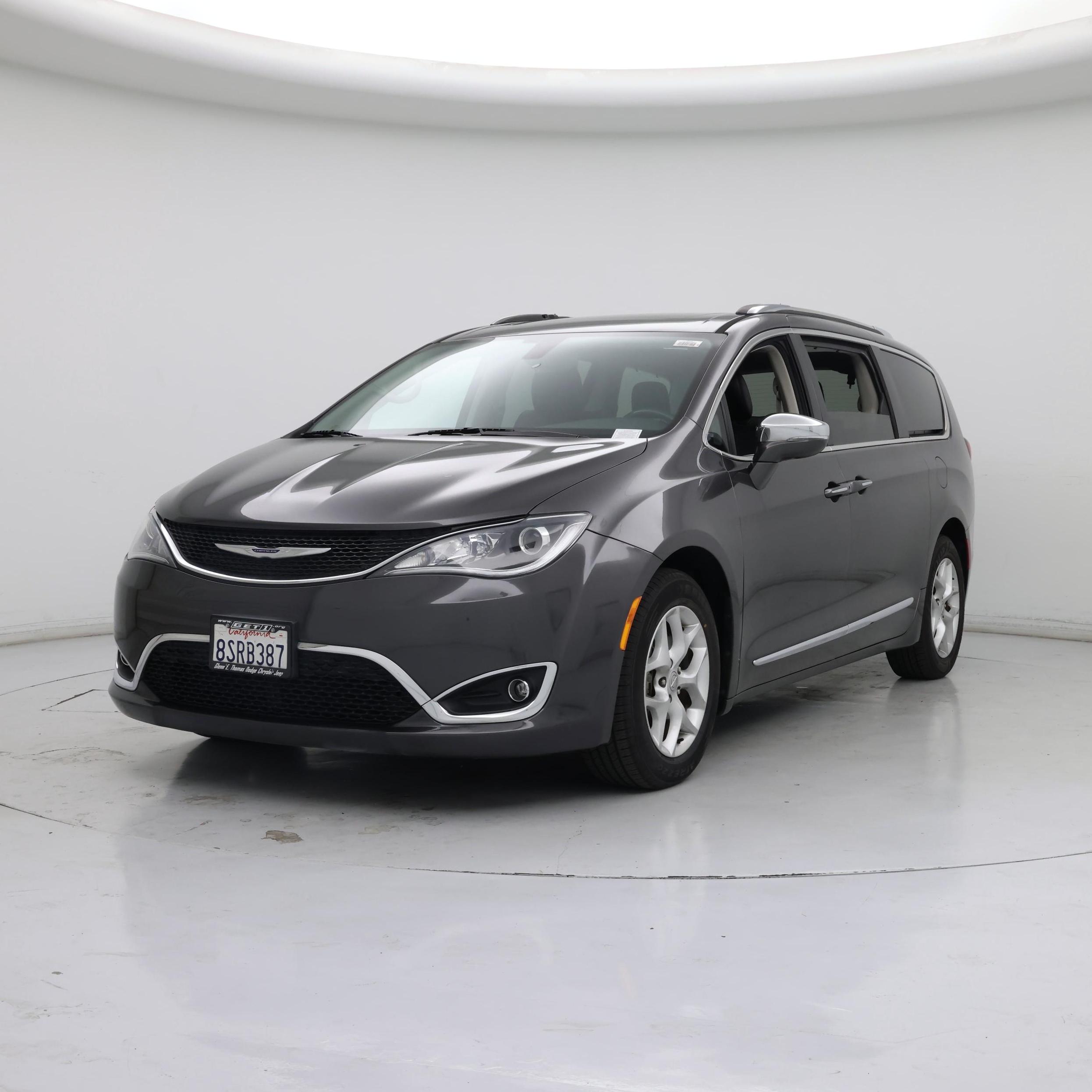 Thumbnail: 2019 Chrysler Pacifica - 4