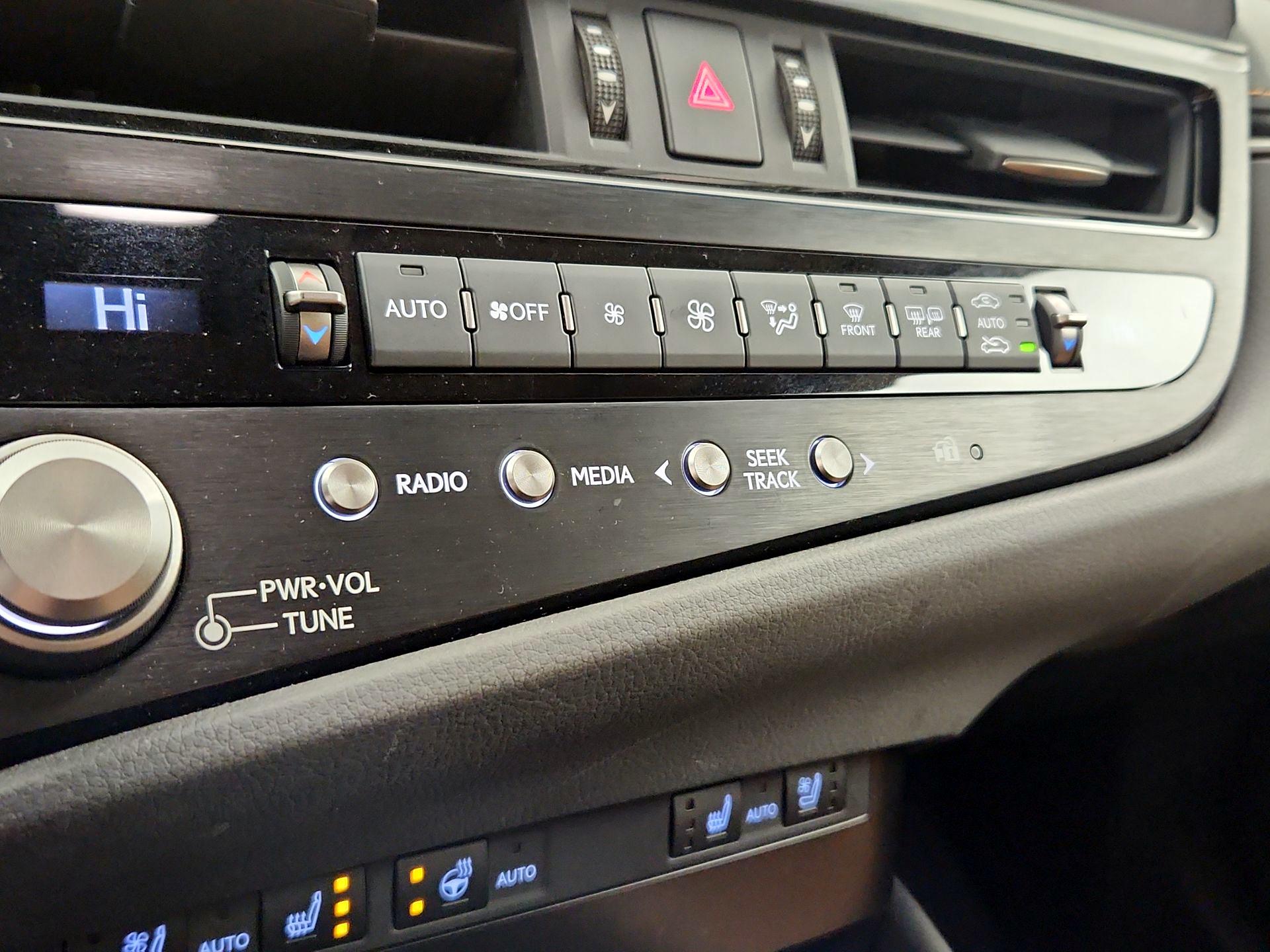 Thumbnail: 2024 Lexus ES - 16