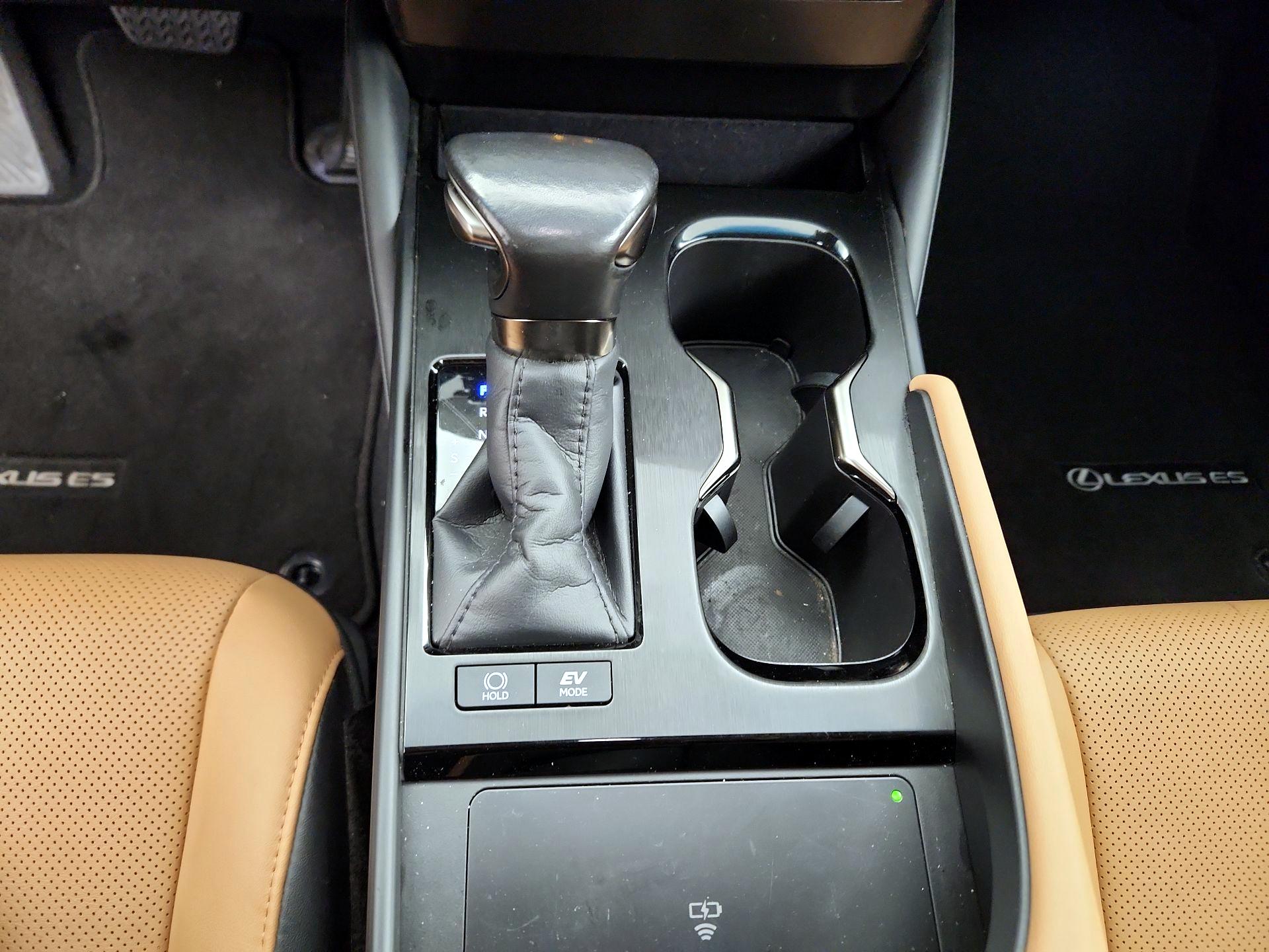 Thumbnail: 2024 Lexus ES - 17