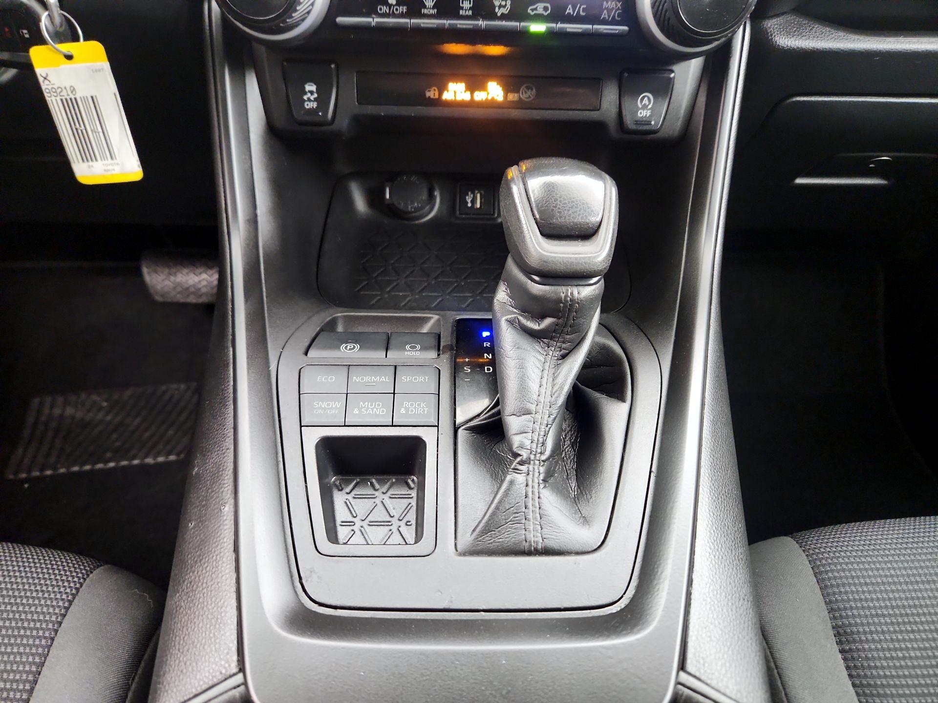 Thumbnail: 2024 Toyota RAV4 - 17