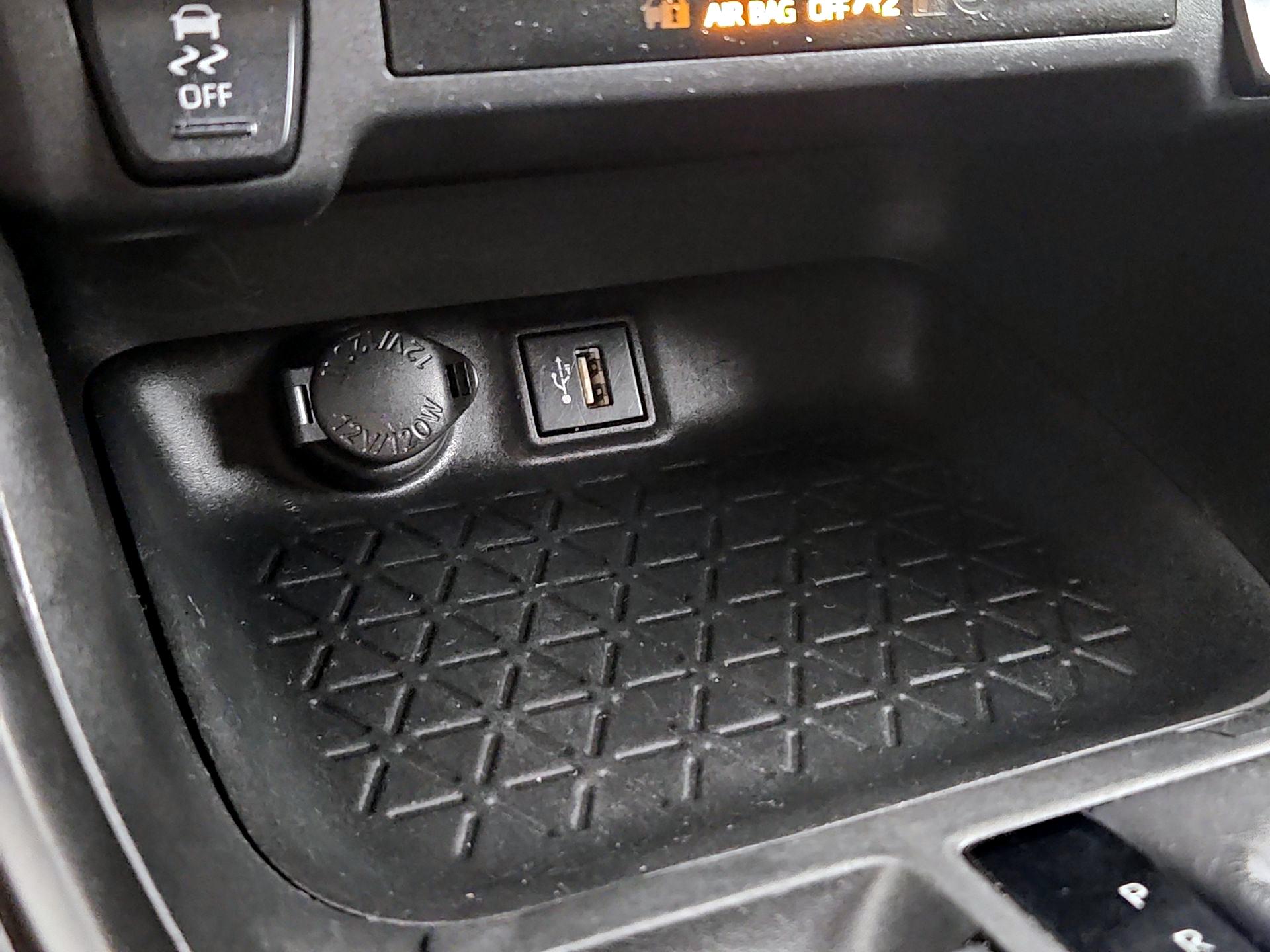 Thumbnail: 2024 Toyota RAV4 - 18