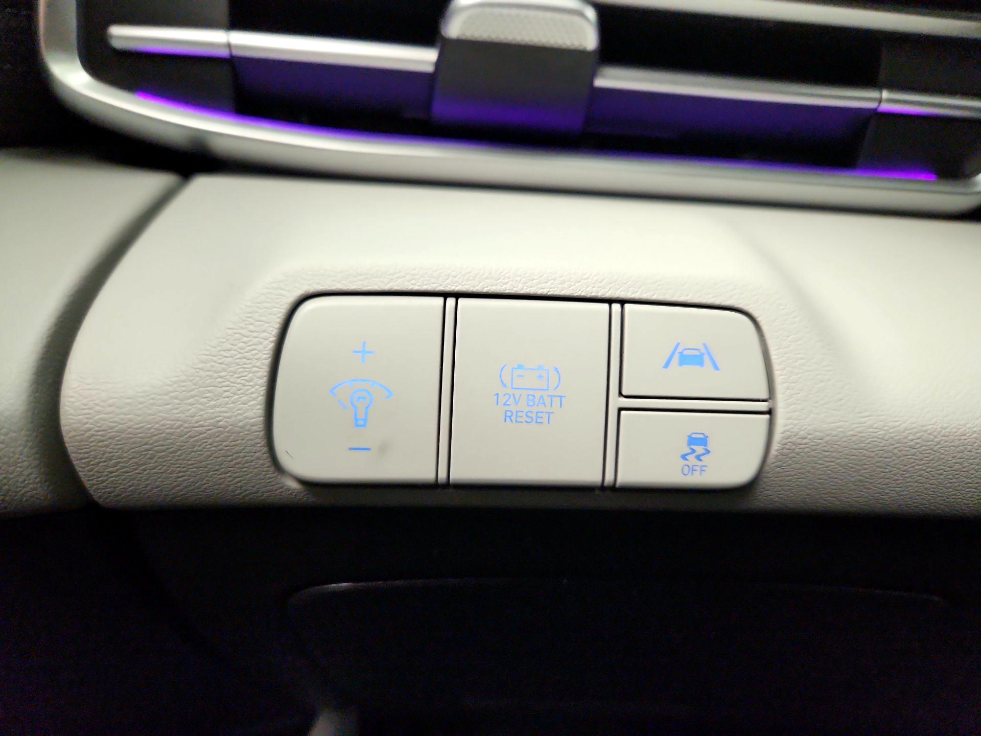 Thumbnail: 2023 Hyundai Elantra - 13