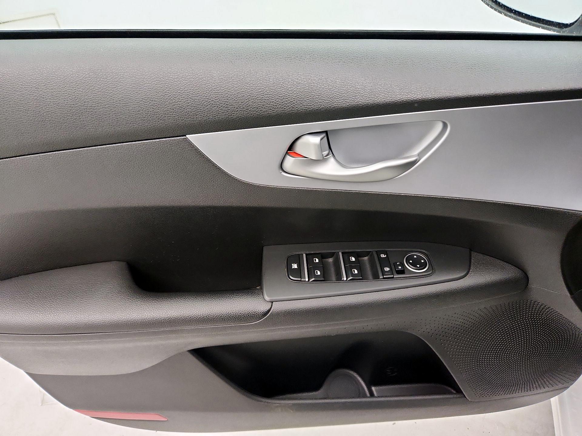 Thumbnail: 2023 Kia Forte - 12