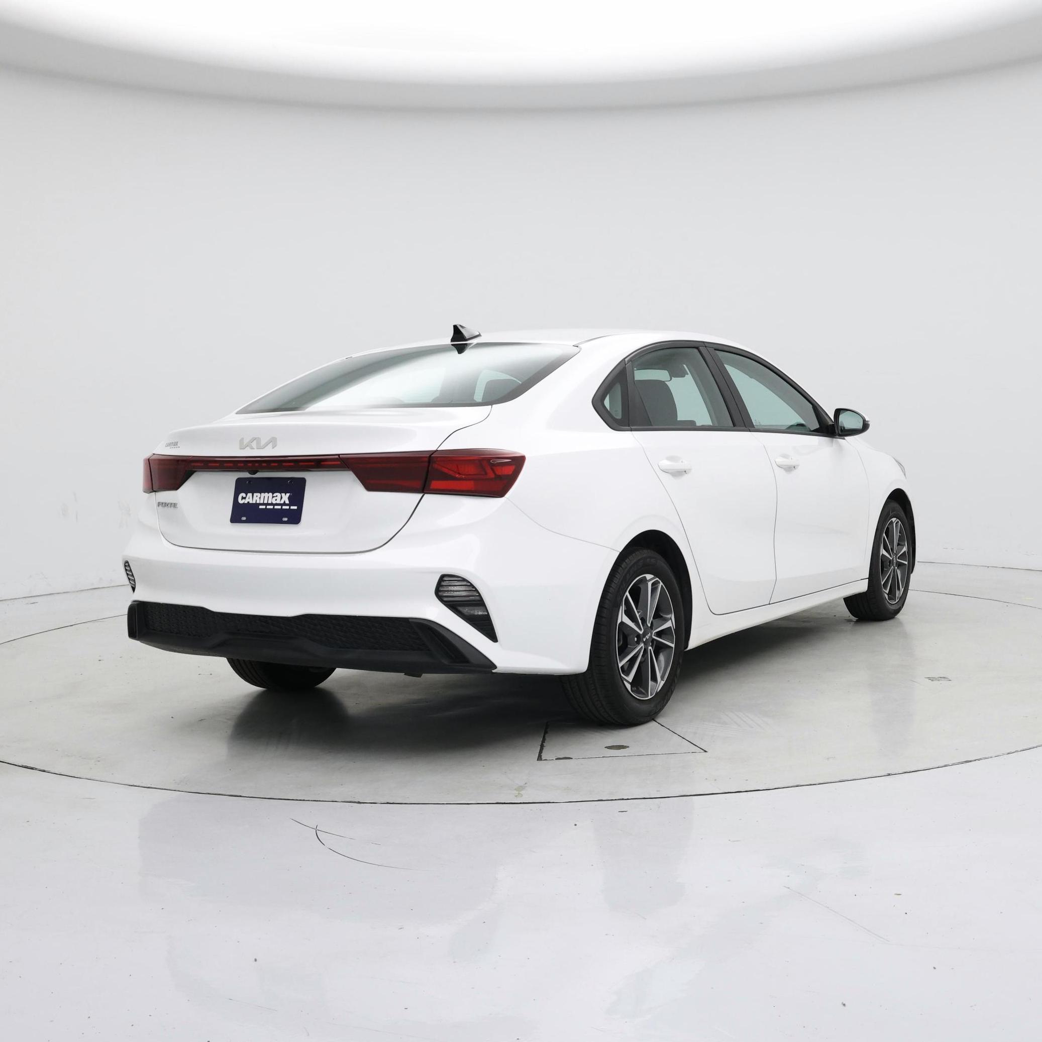 Thumbnail: 2023 Kia Forte - 8