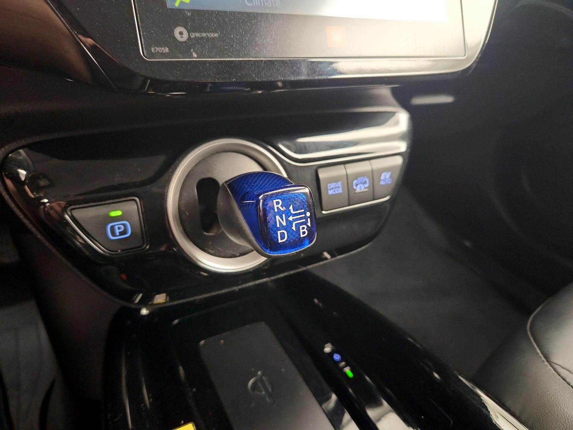 Thumbnail: 2020 Toyota Prius Prime - 18