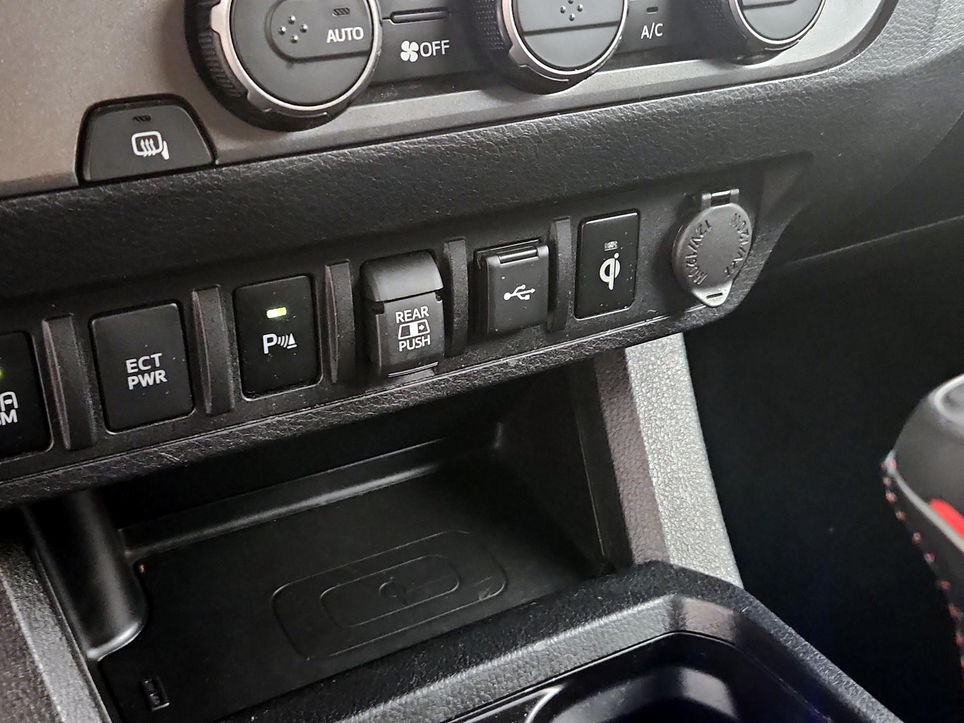 Thumbnail: 2022 Toyota Tacoma - 18