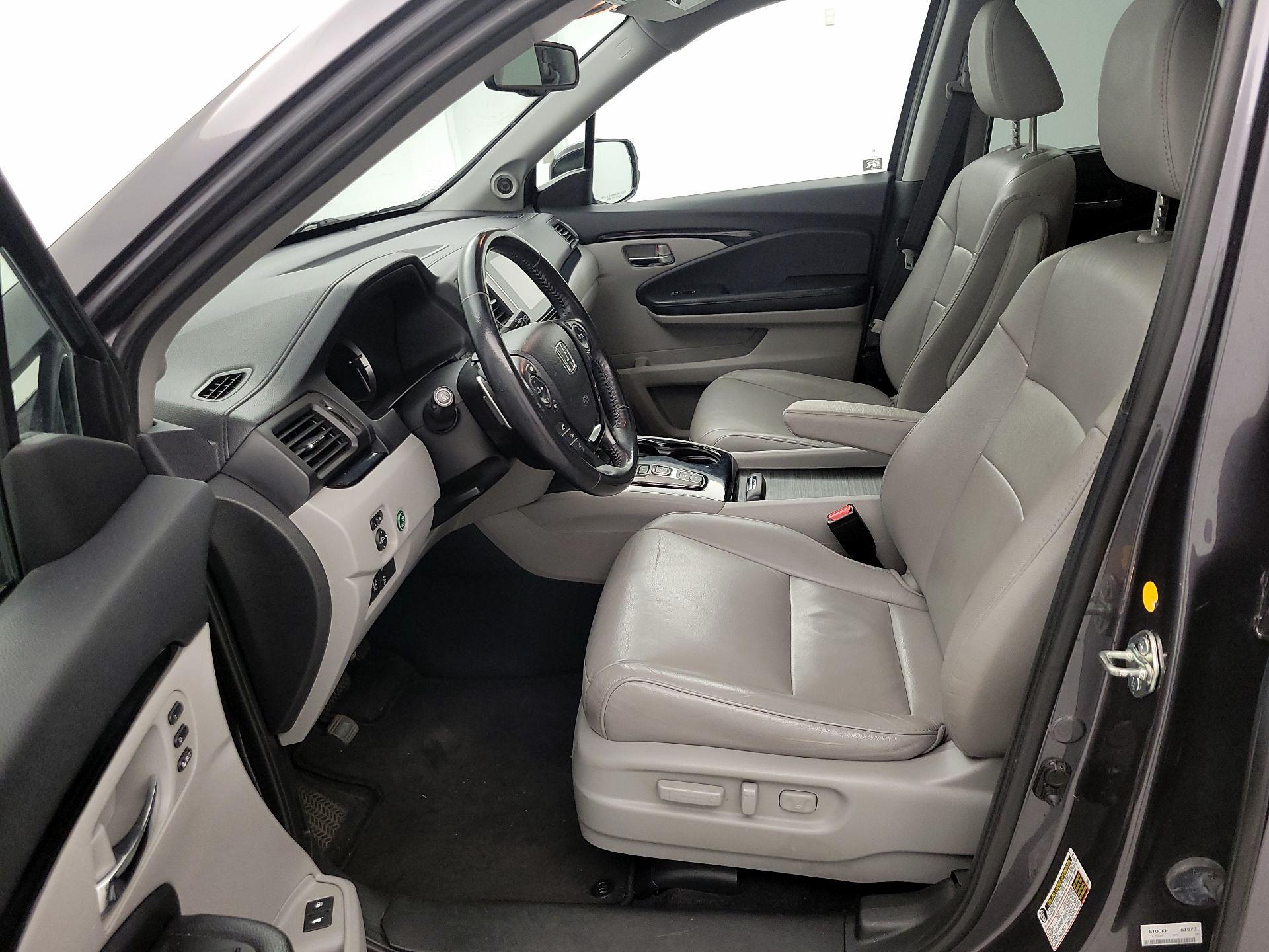 Thumbnail: 2017 Honda Pilot - 11