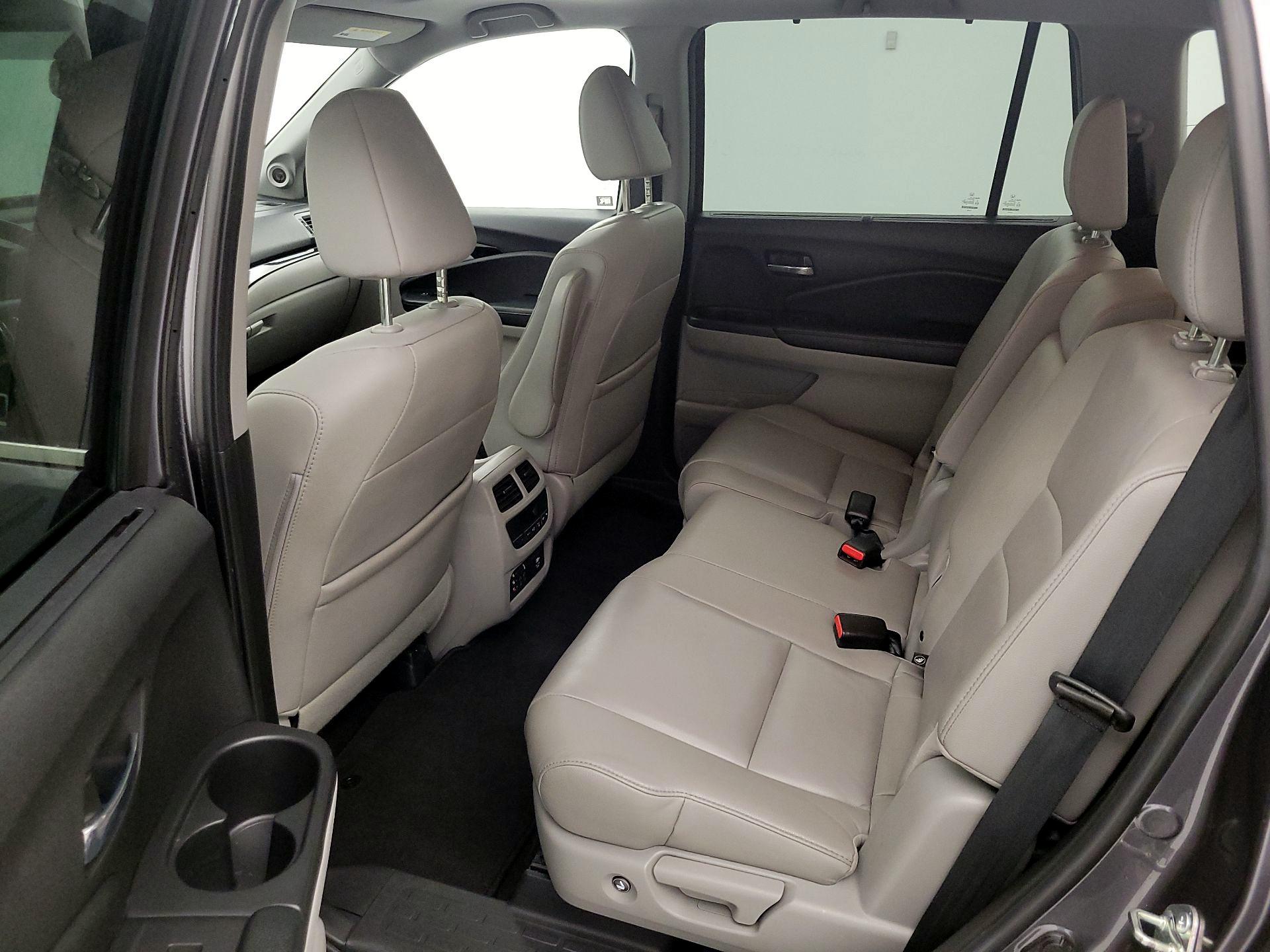 Thumbnail: 2017 Honda Pilot - 19