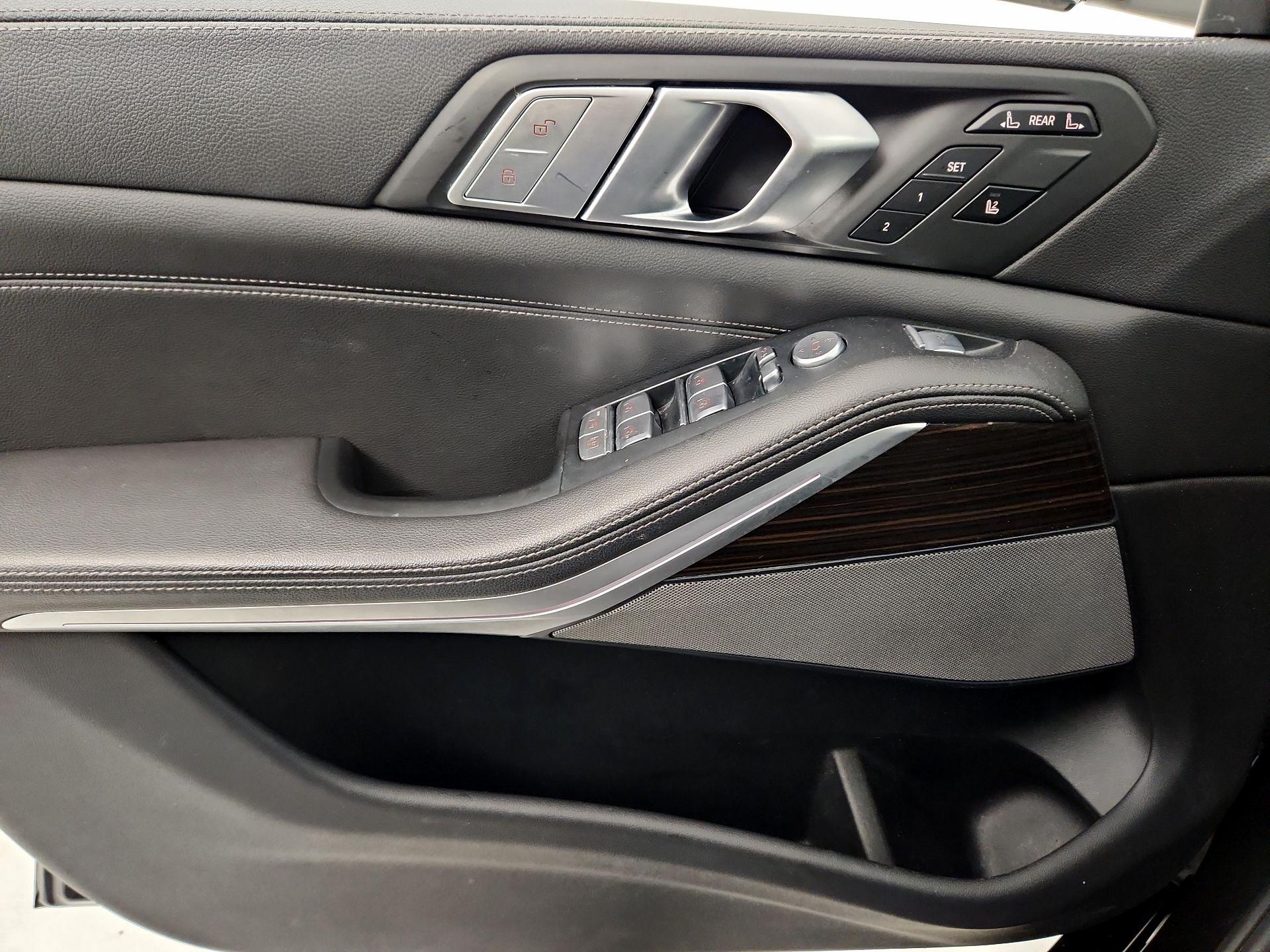 Thumbnail: 2021 BMW X7 - 12