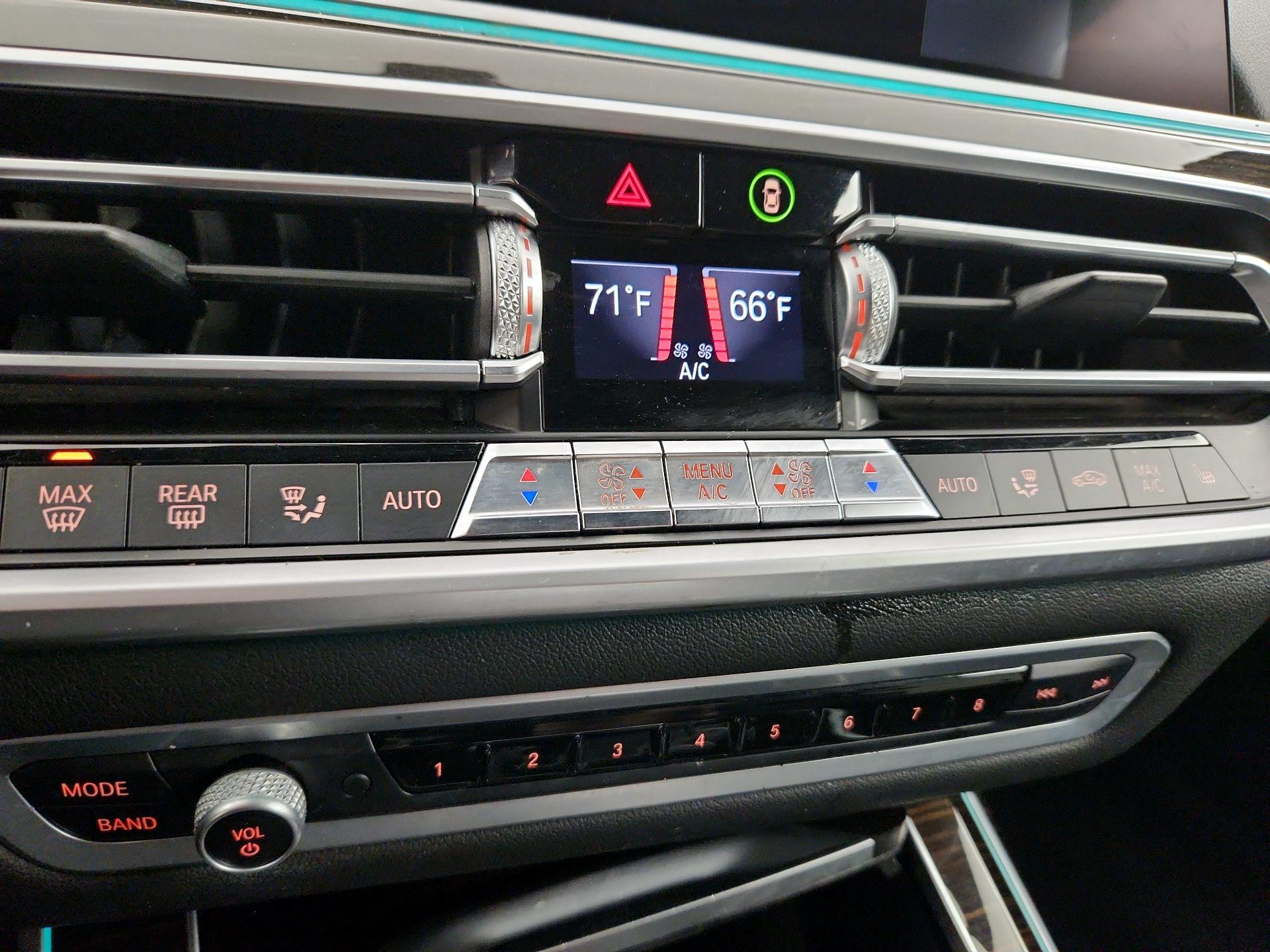 Thumbnail: 2021 BMW X7 - 16