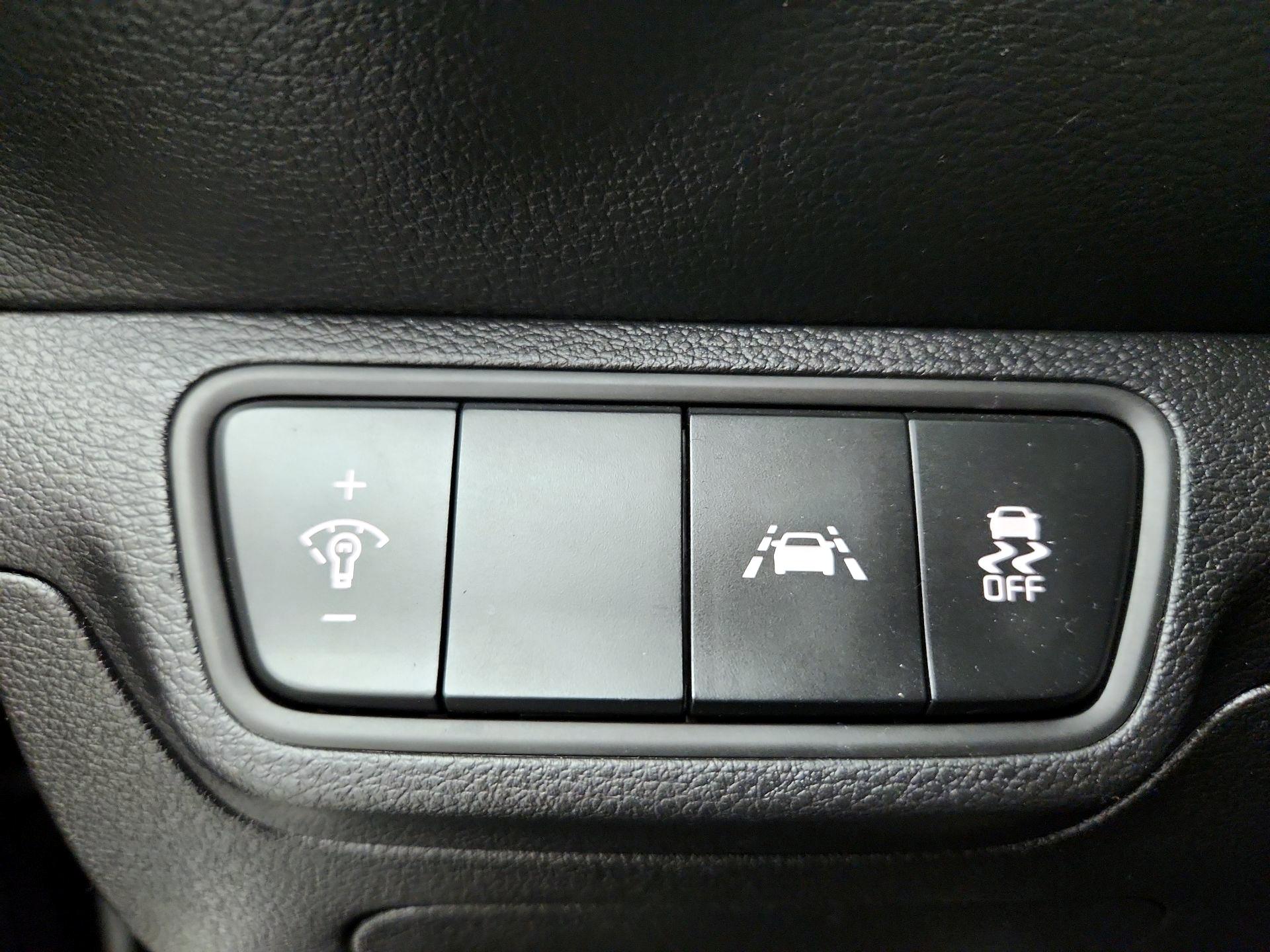 Thumbnail: 2020 Kia Forte - 13