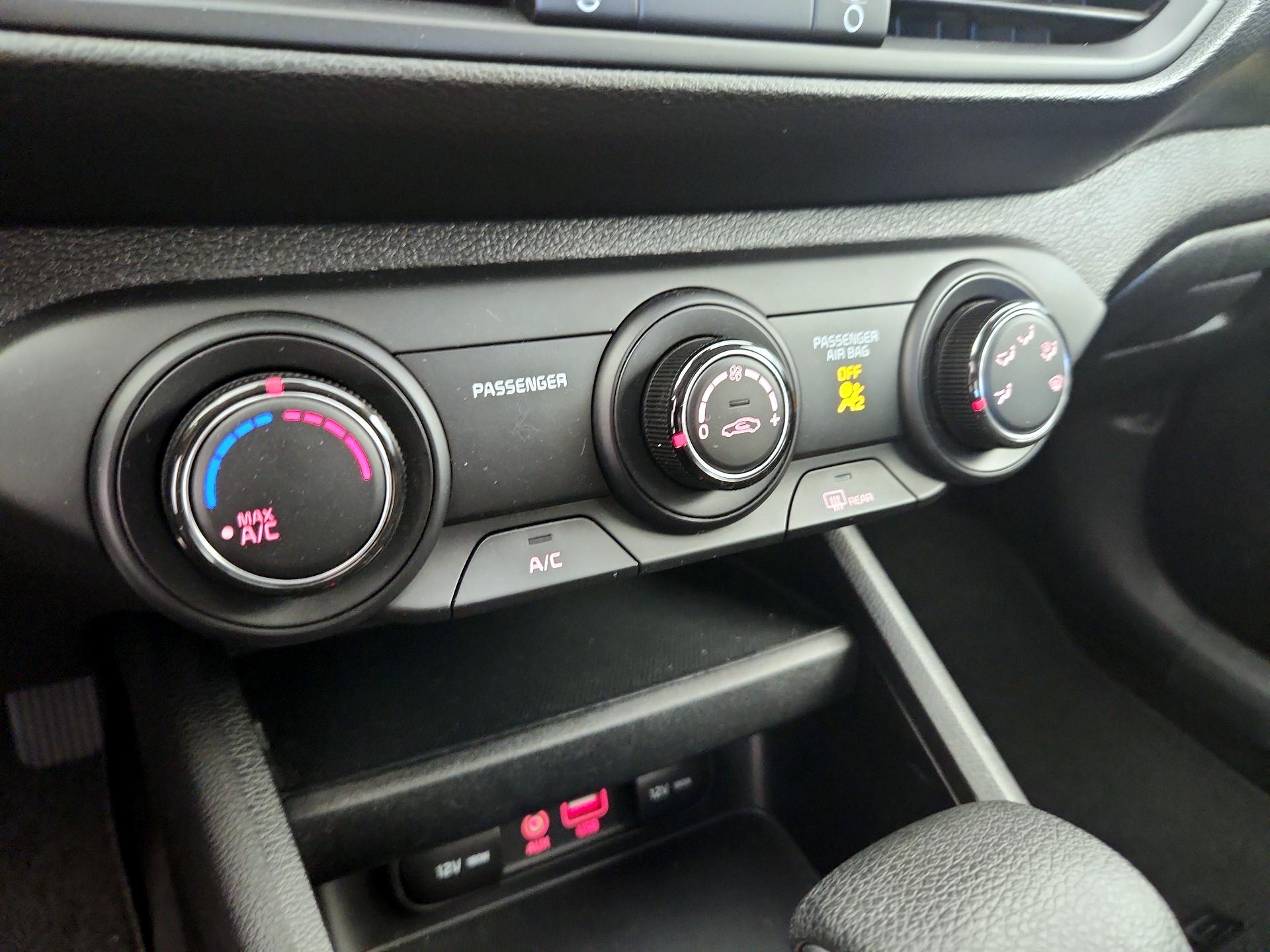 Thumbnail: 2020 Kia Forte - 16