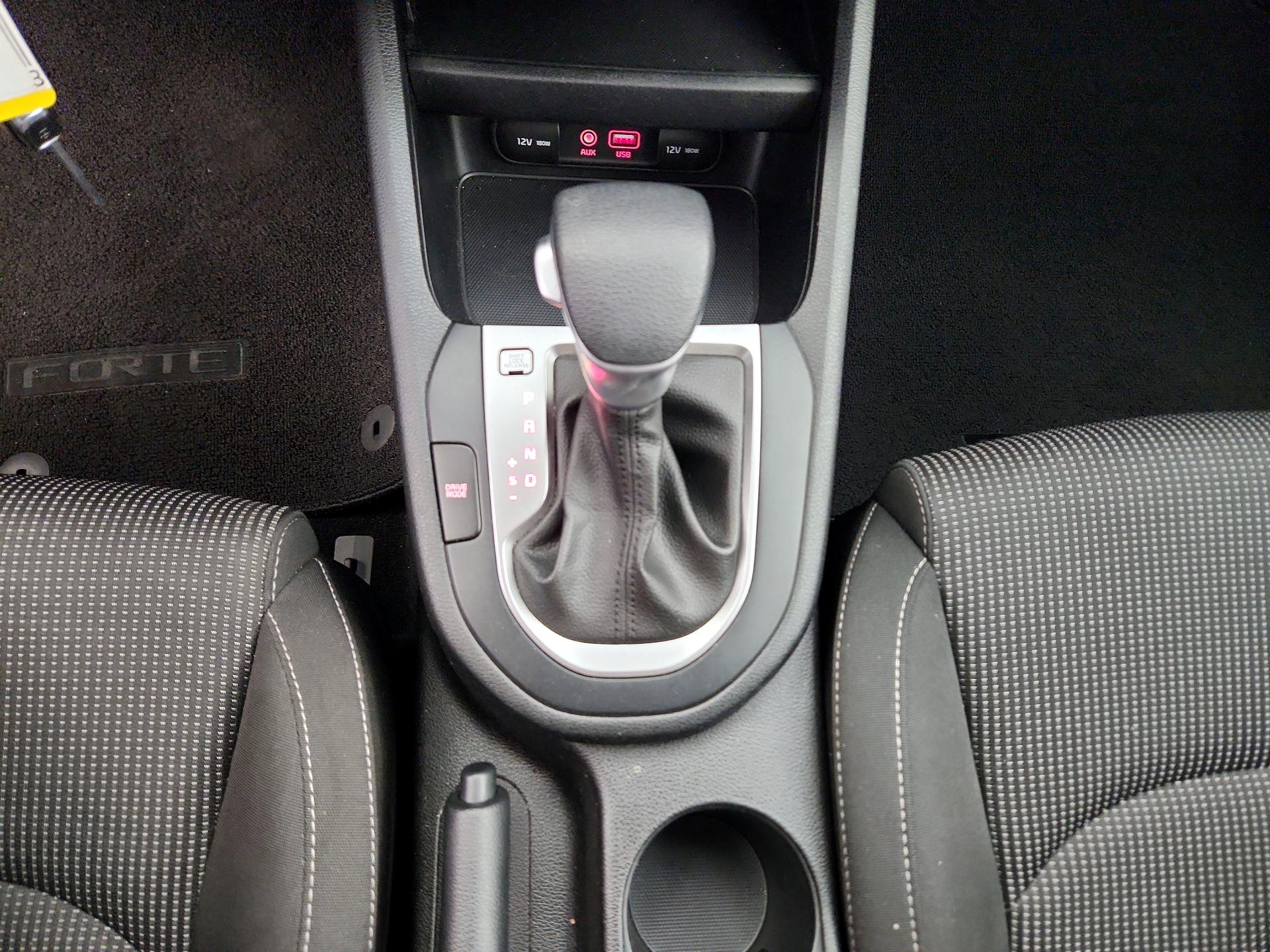 Thumbnail: 2020 Kia Forte - 17