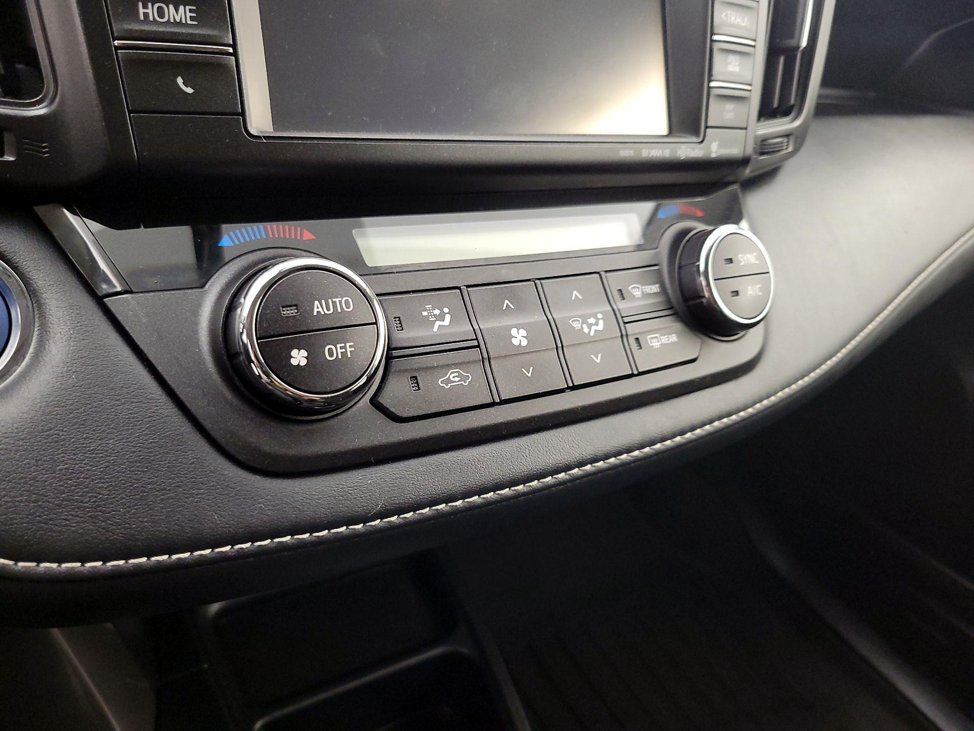 Thumbnail: 2016 Toyota RAV4 - 16