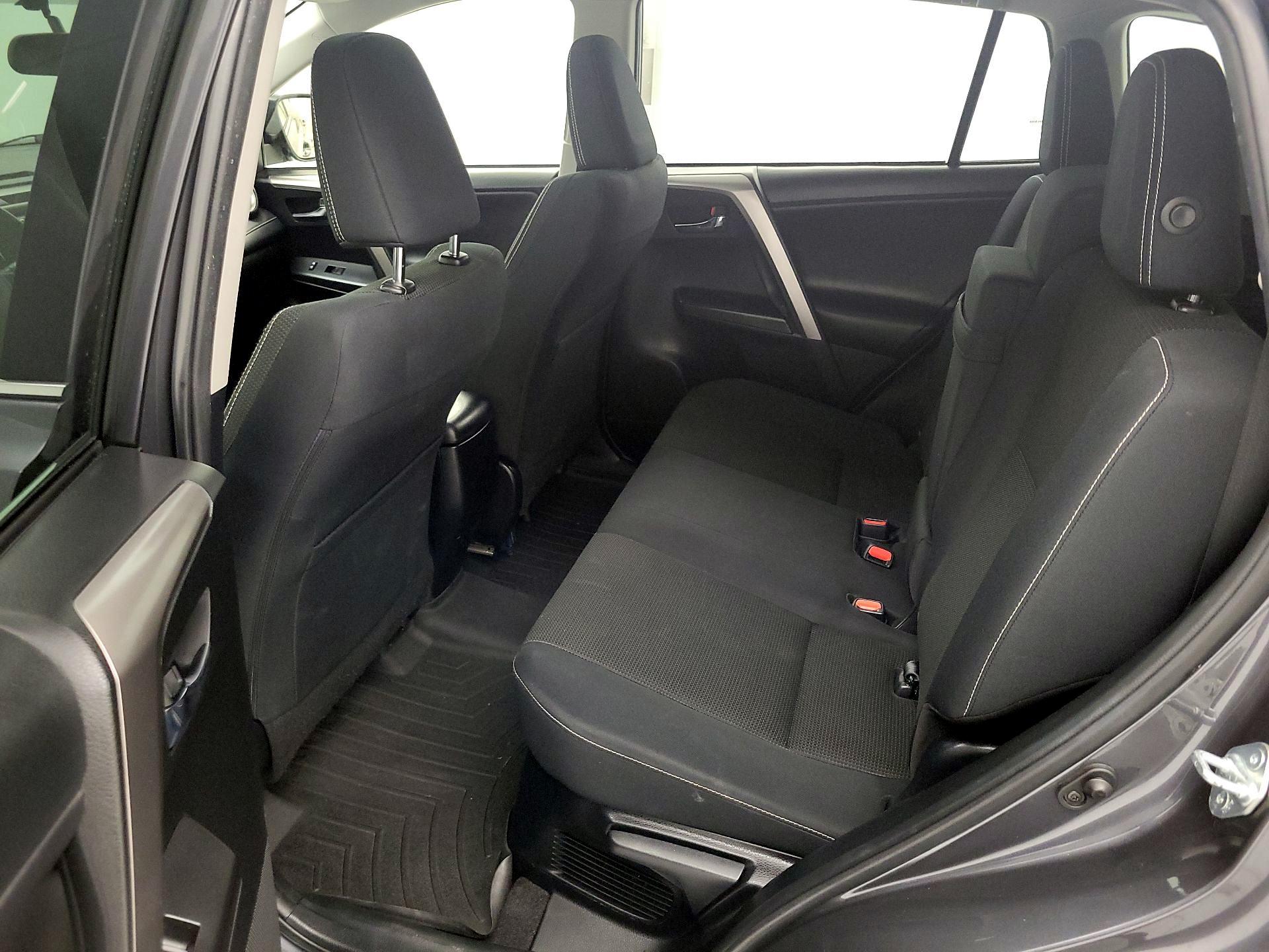 Thumbnail: 2016 Toyota RAV4 - 19