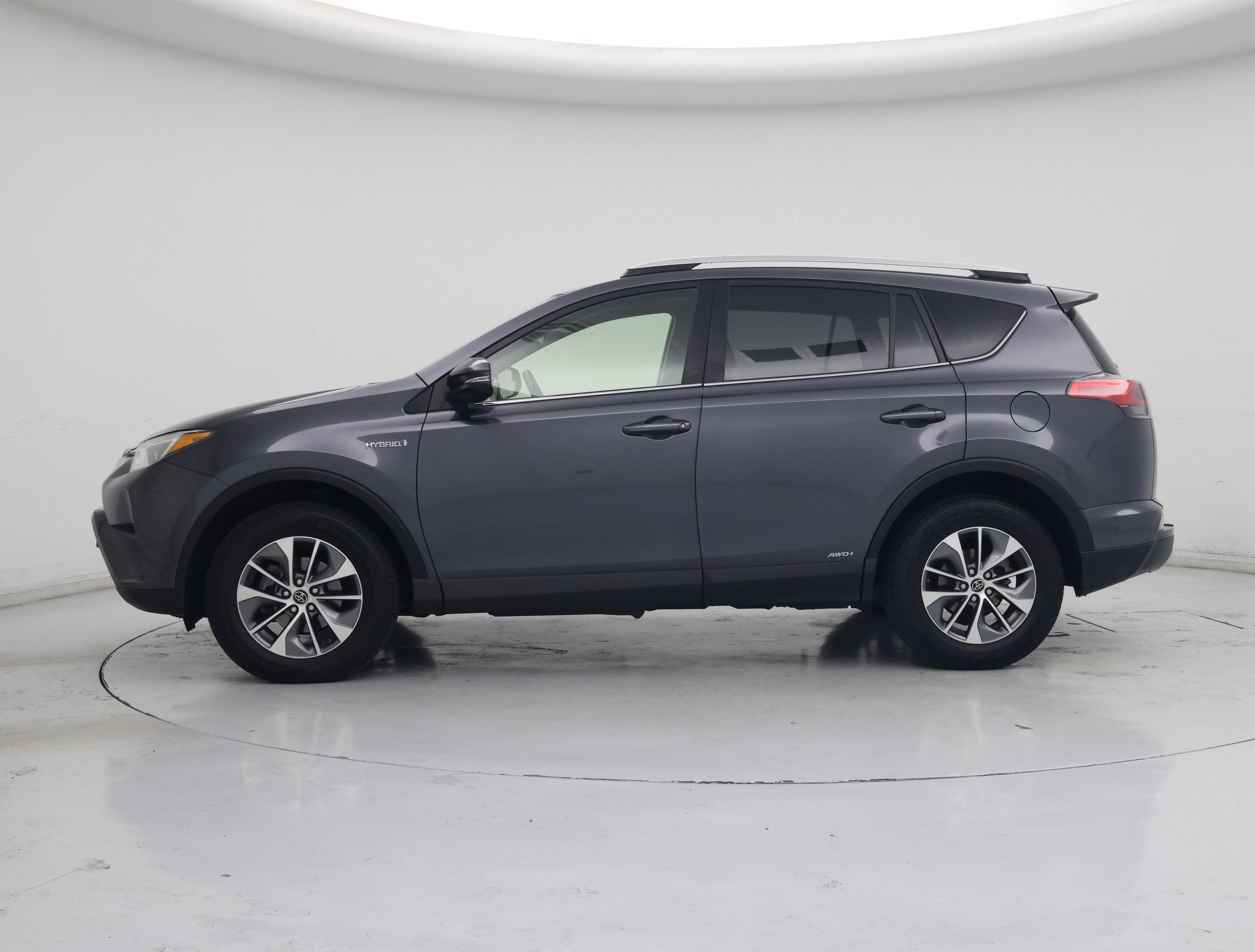 Thumbnail: 2016 Toyota RAV4 - 3