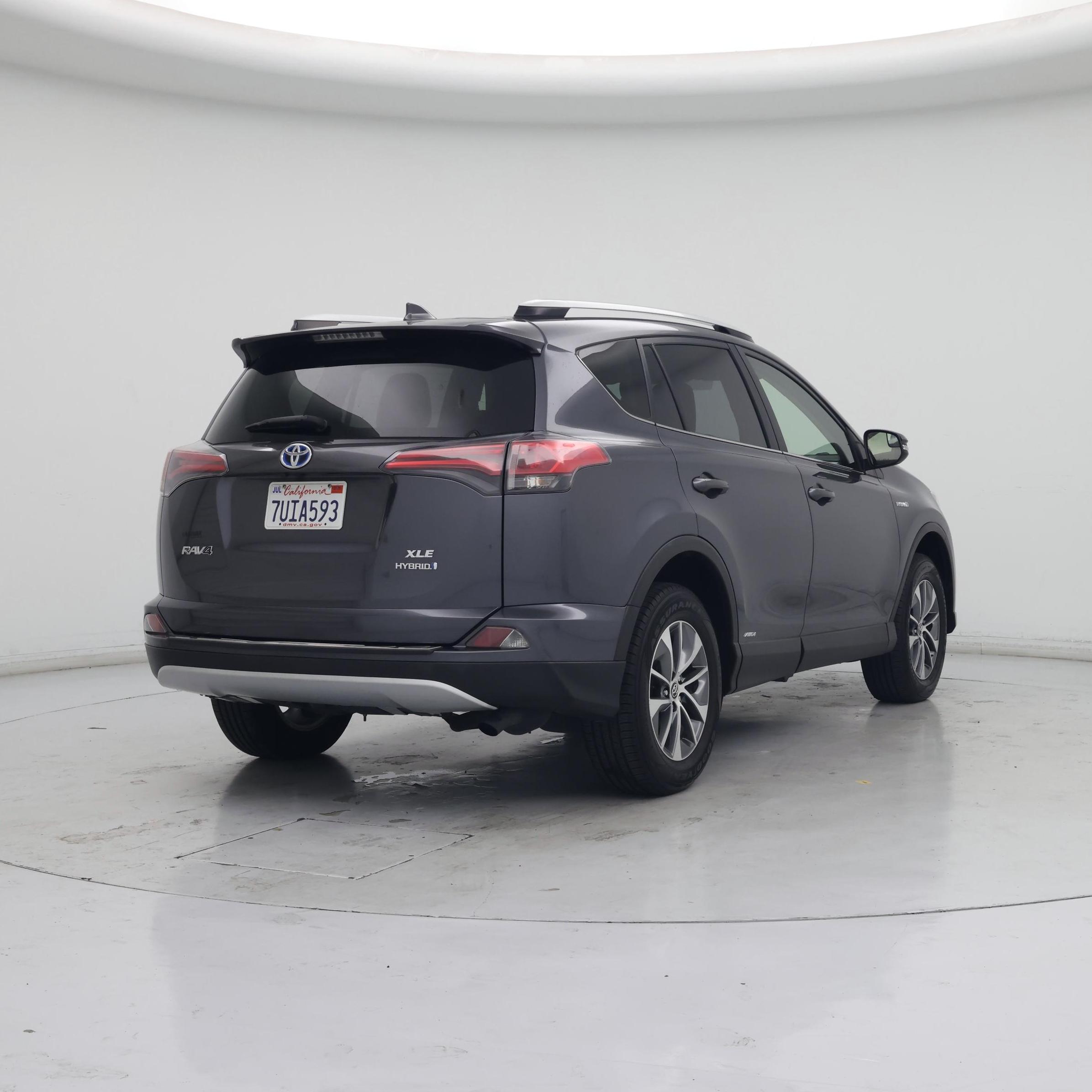 Thumbnail: 2016 Toyota RAV4 - 8