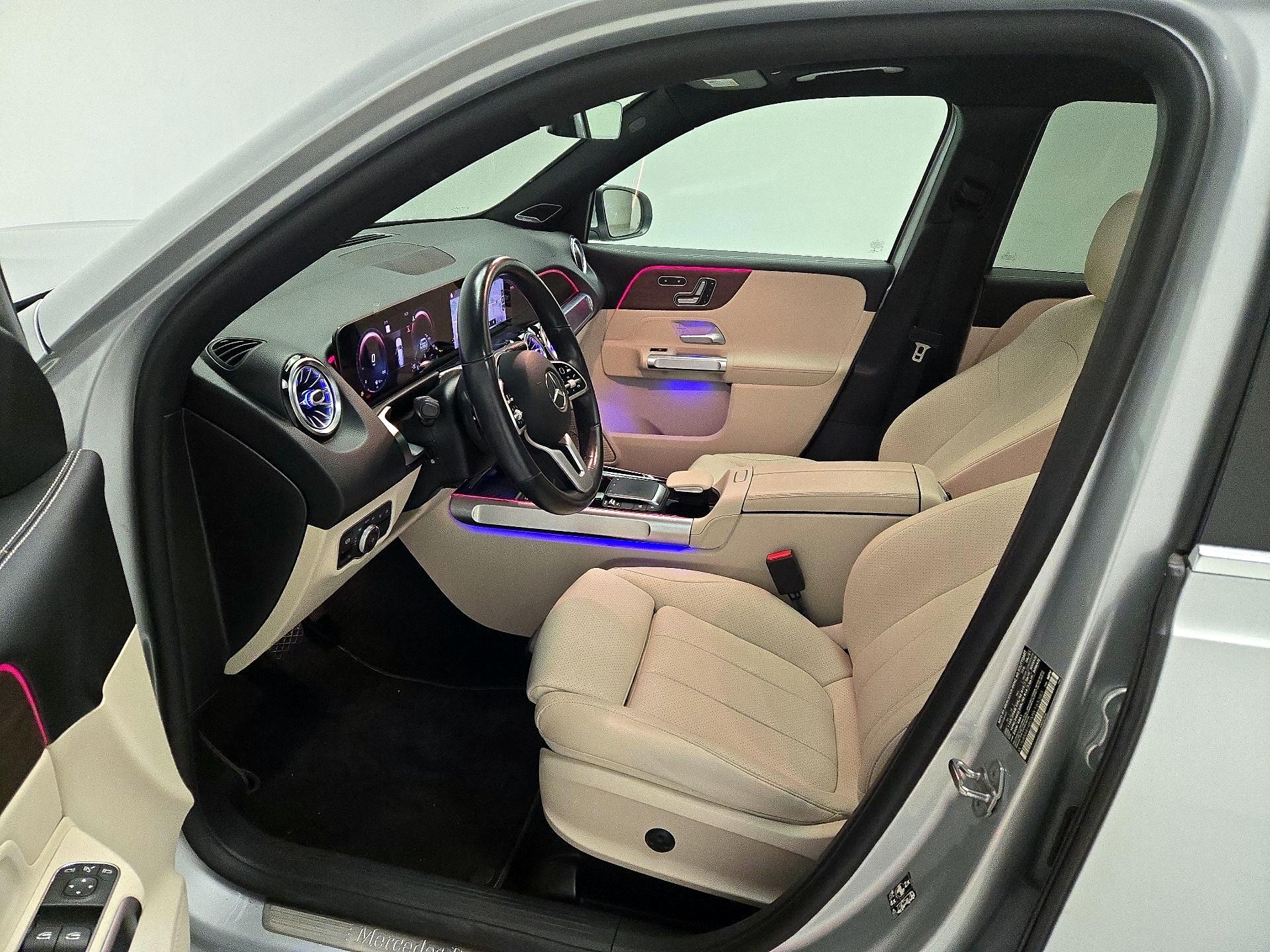 Thumbnail: 2021 Mercedes-Benz GLB - 11