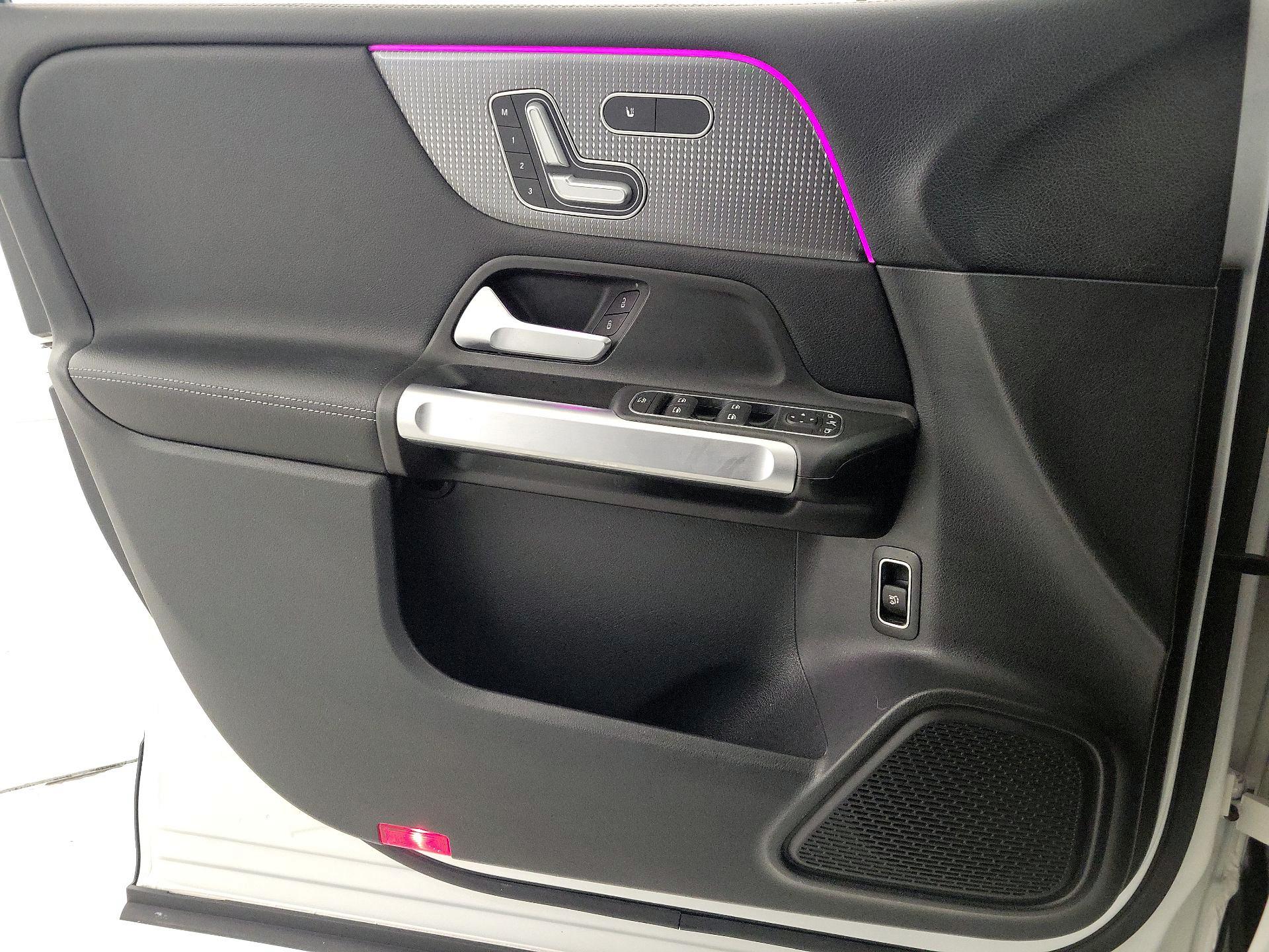 Thumbnail: 2022 Mercedes-Benz GLB - 12