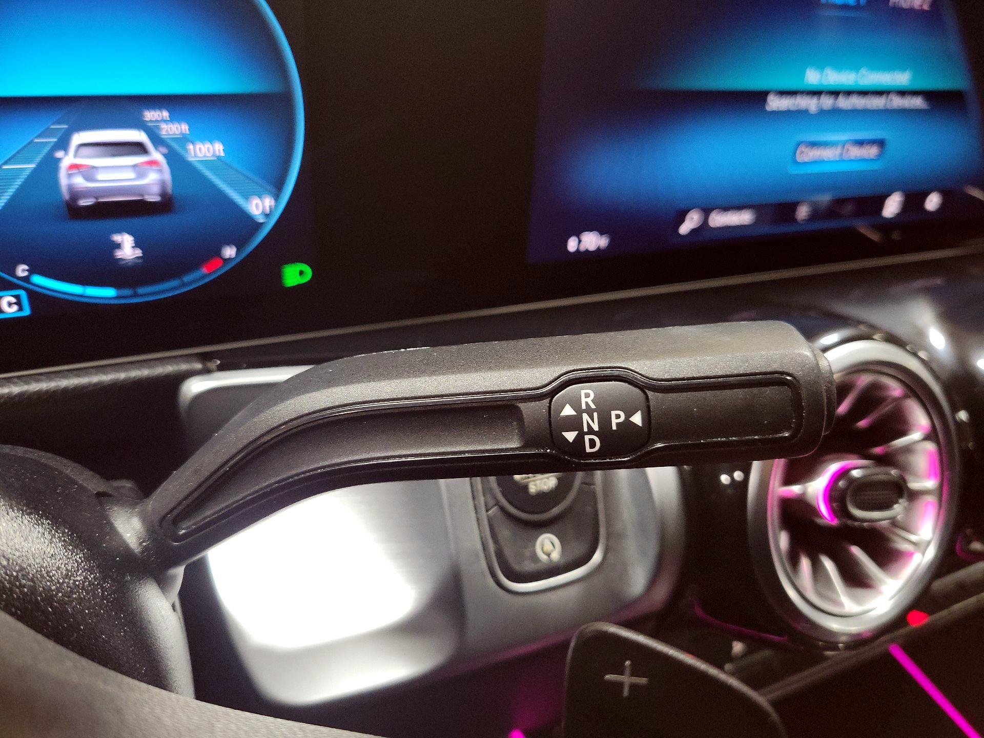 Thumbnail: 2022 Mercedes-Benz GLB - 17