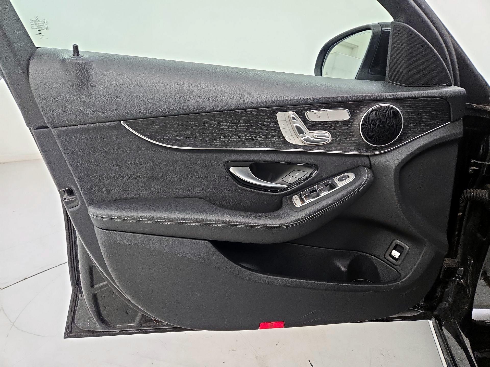 Thumbnail: 2021 Mercedes-Benz C-Class - 12