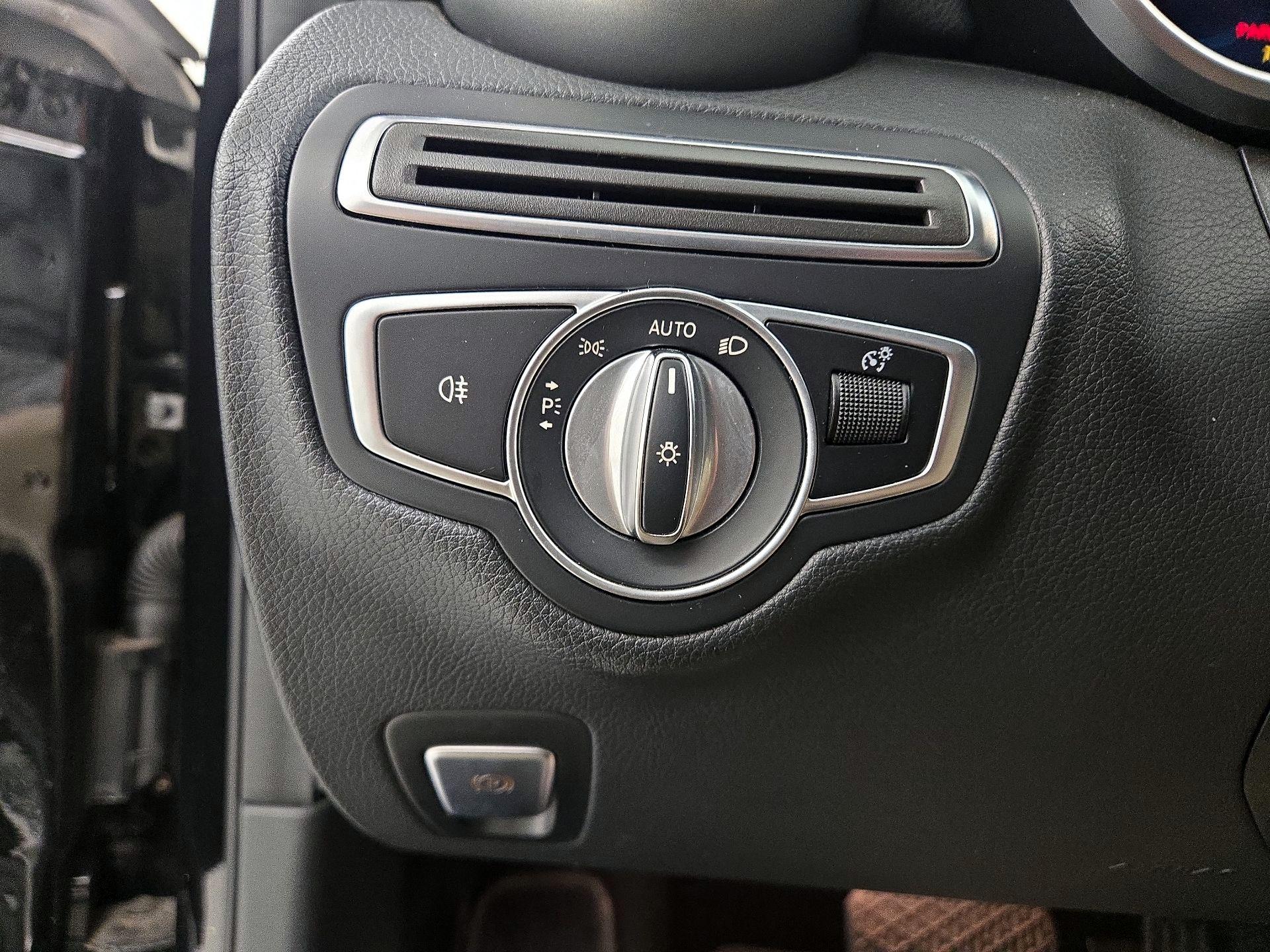 Thumbnail: 2021 Mercedes-Benz C-Class - 13