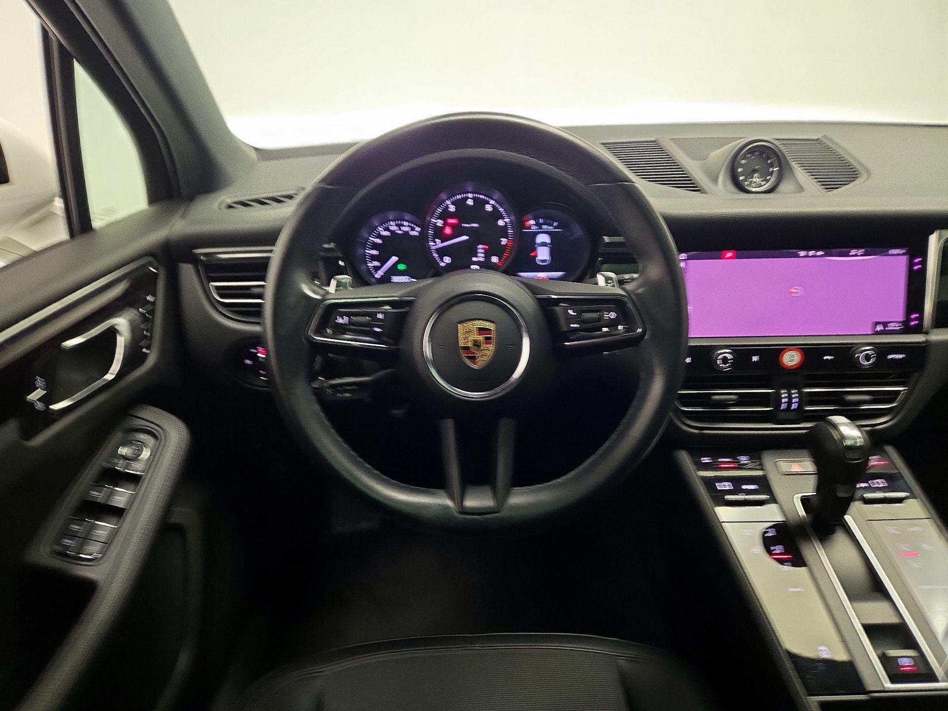 Thumbnail: 2022 Porsche Macan - 10