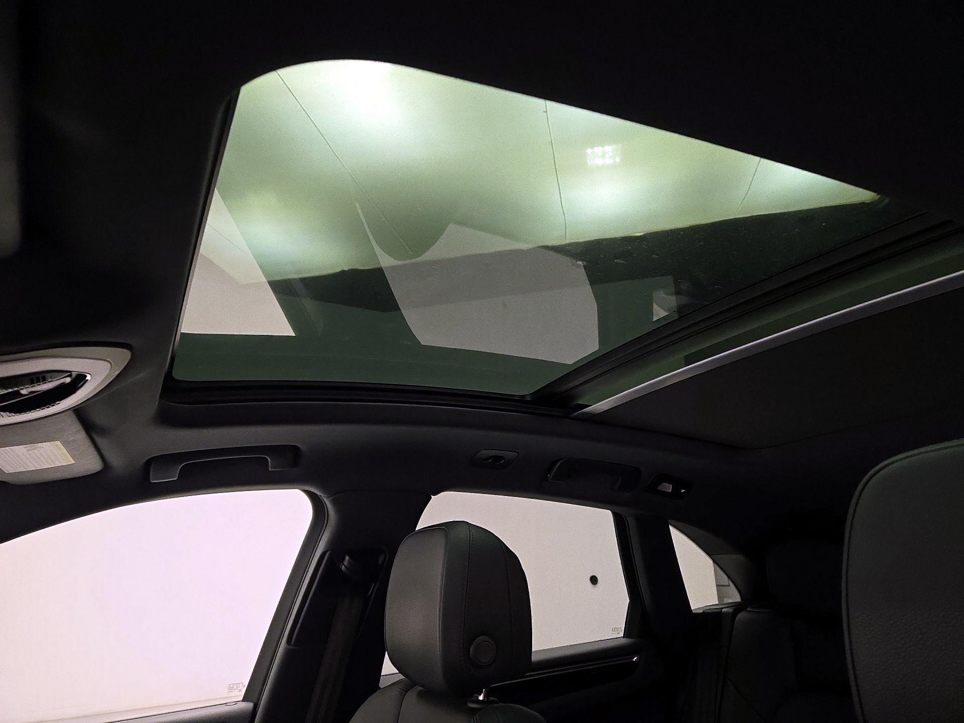 Thumbnail: 2022 Porsche Macan - 20